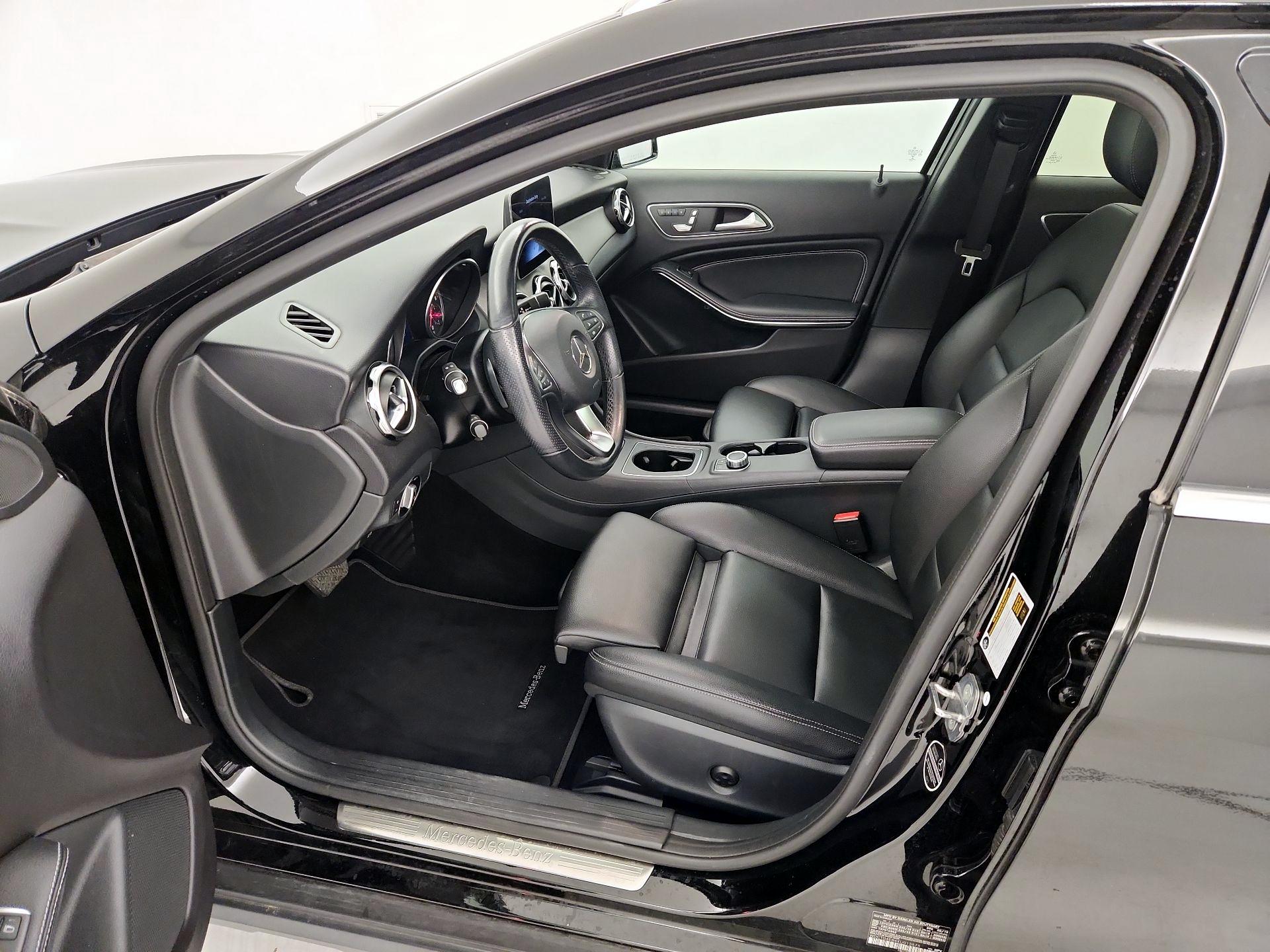 Thumbnail: 2019 Mercedes-Benz GLA - 11