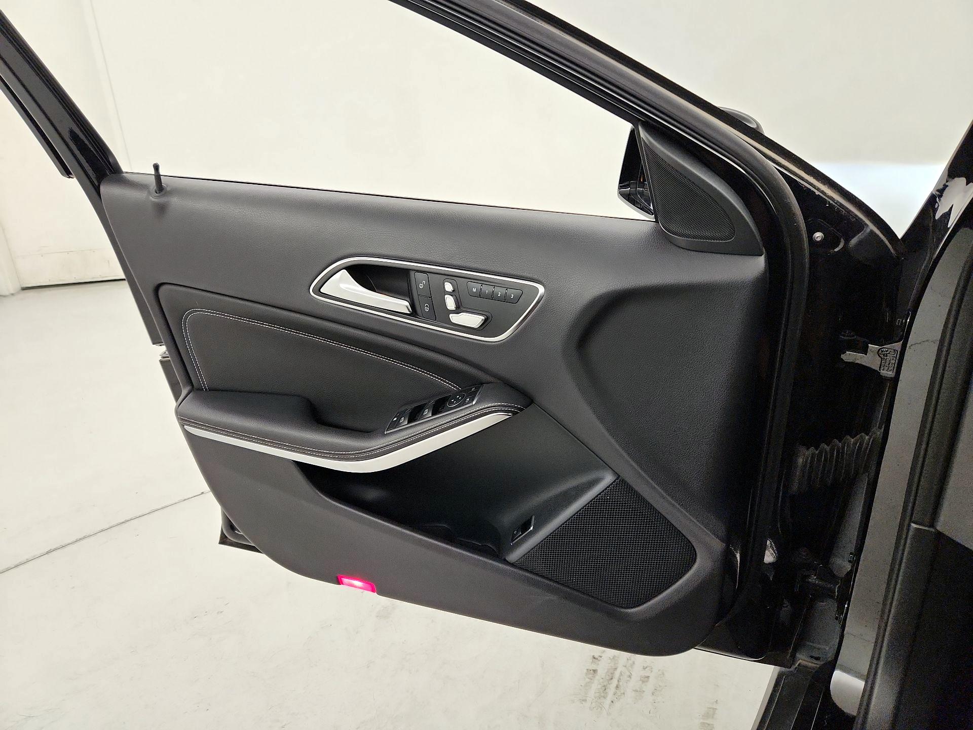 Thumbnail: 2019 Mercedes-Benz GLA - 12