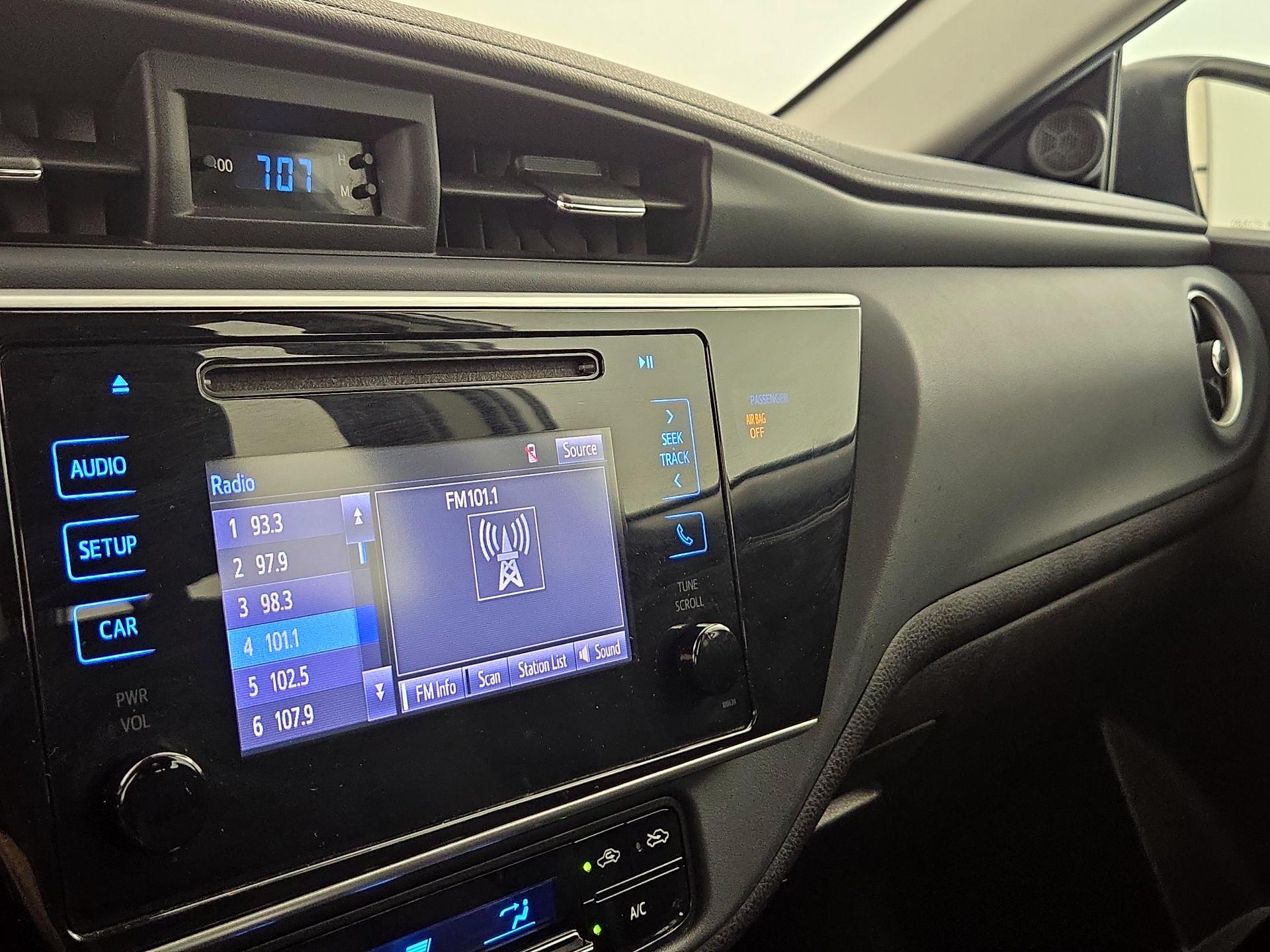 Thumbnail: 2018 Toyota Corolla - 15