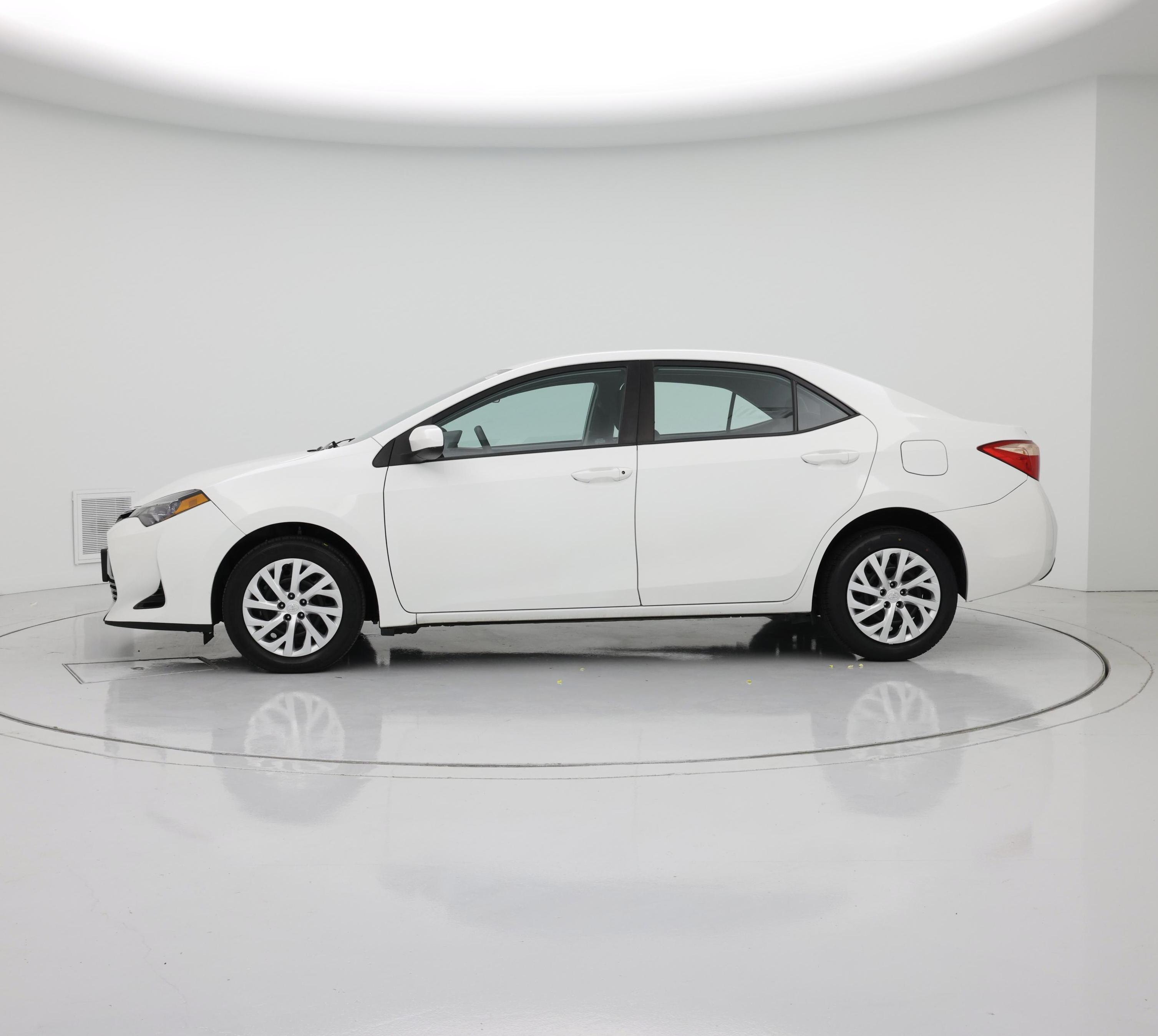 Thumbnail: 2018 Toyota Corolla - 3