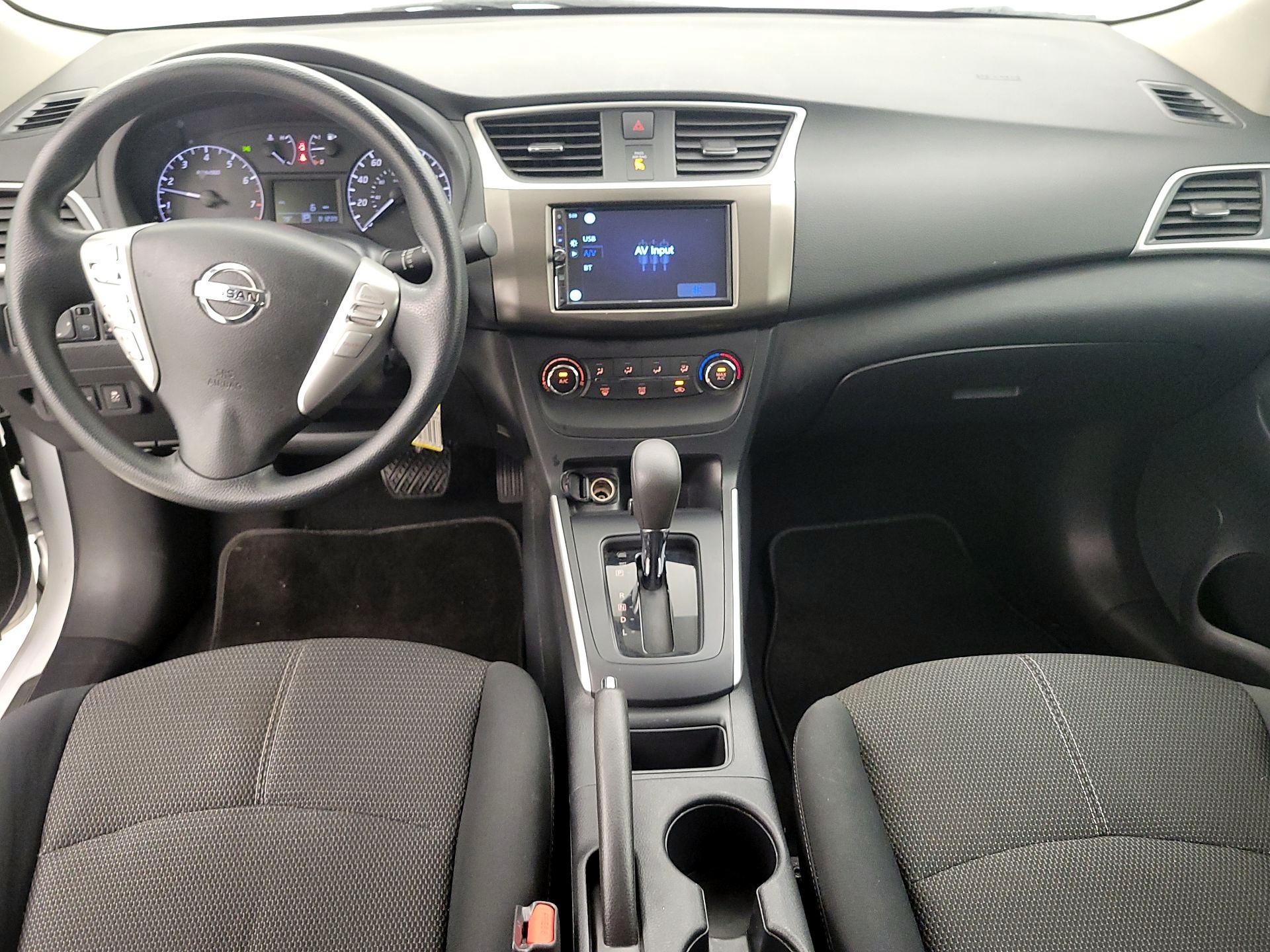 Thumbnail: 2017 Nissan Sentra - 9