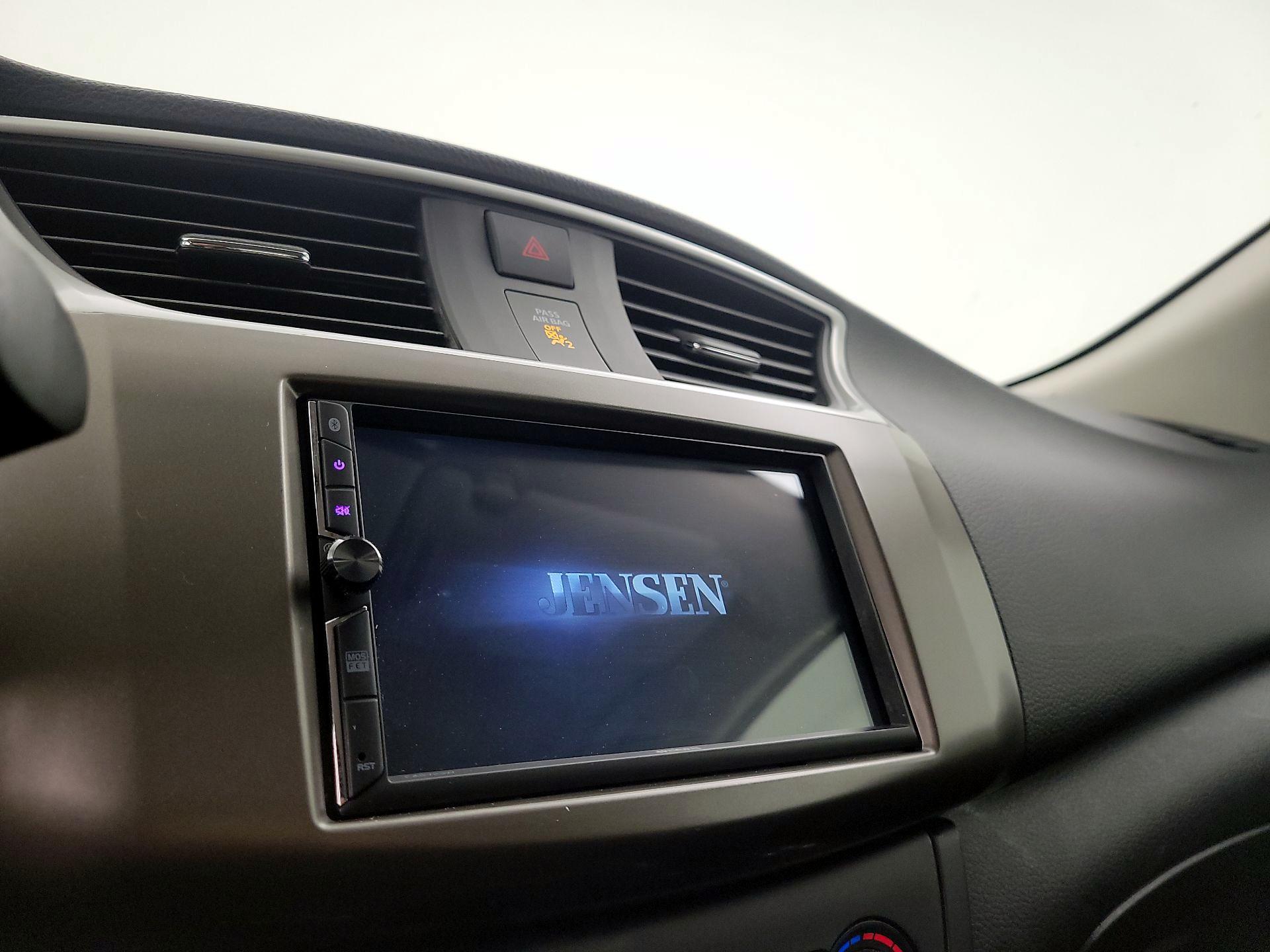 Thumbnail: 2017 Nissan Sentra - 14