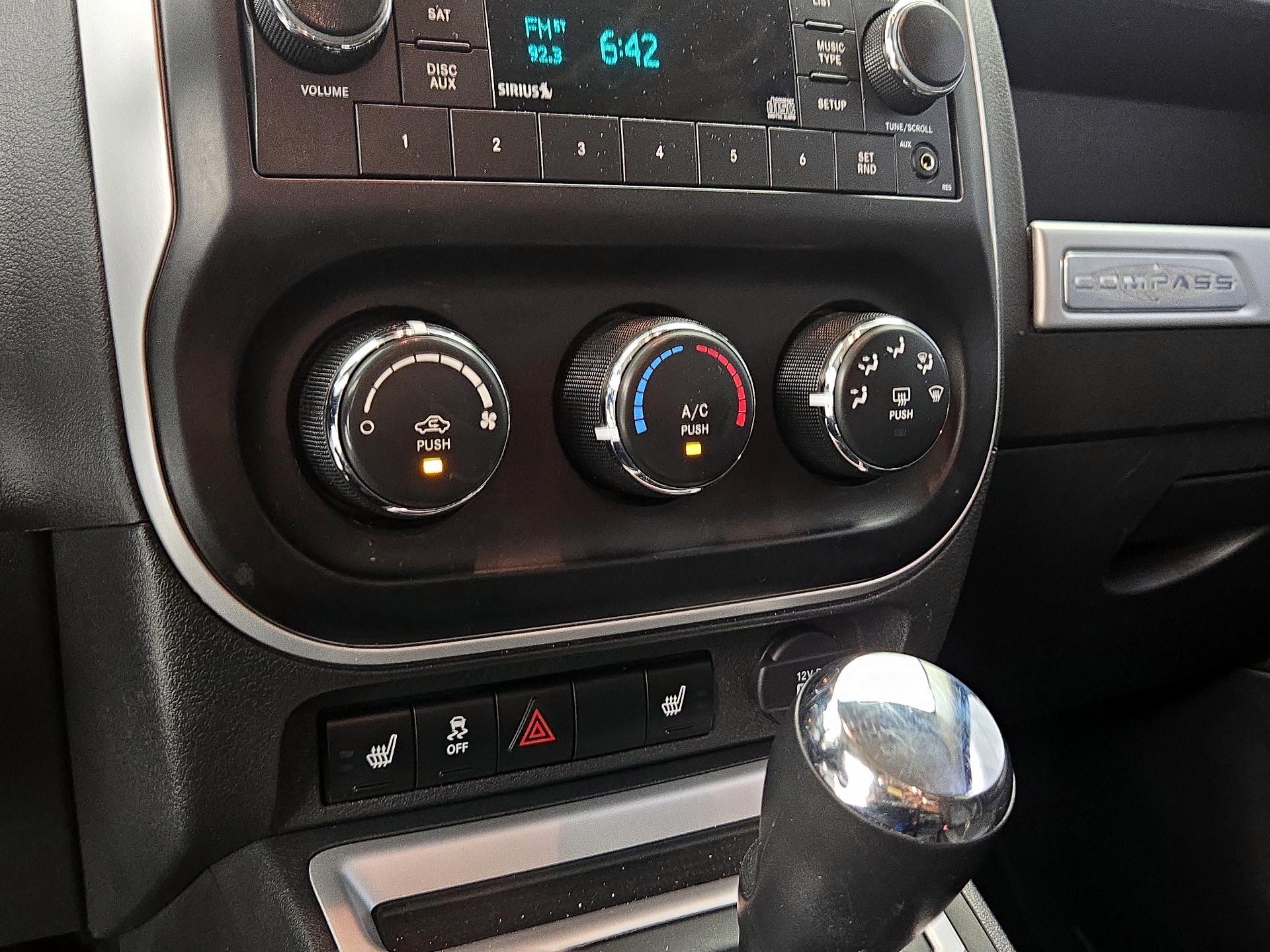 Thumbnail: 2016 Jeep Compass - 14