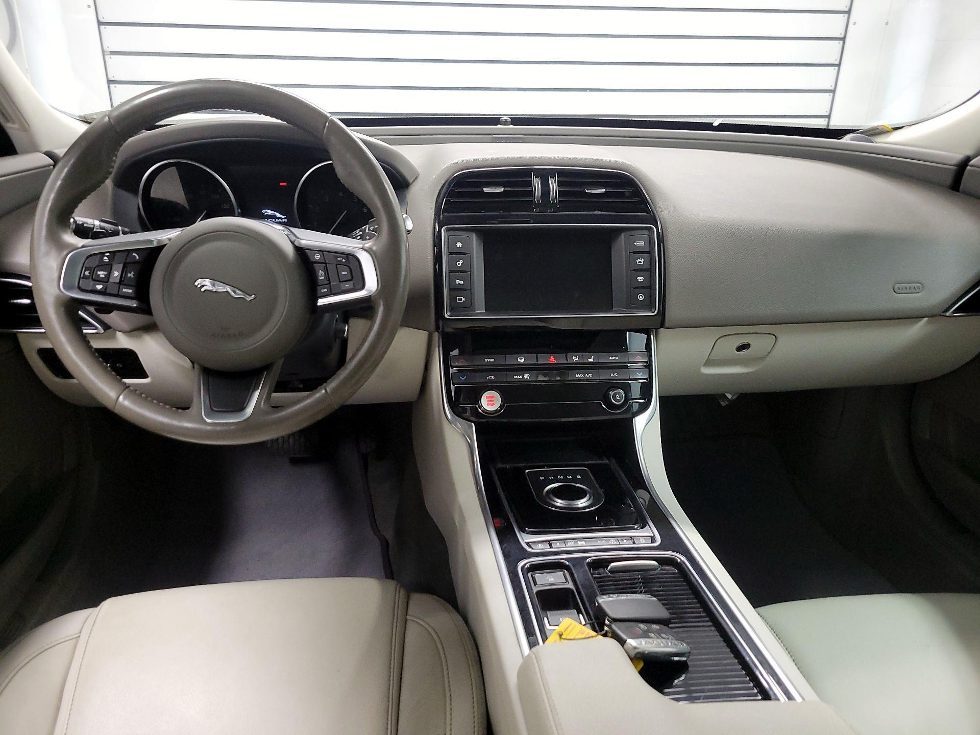 Thumbnail: 2018 Jaguar XE - 9