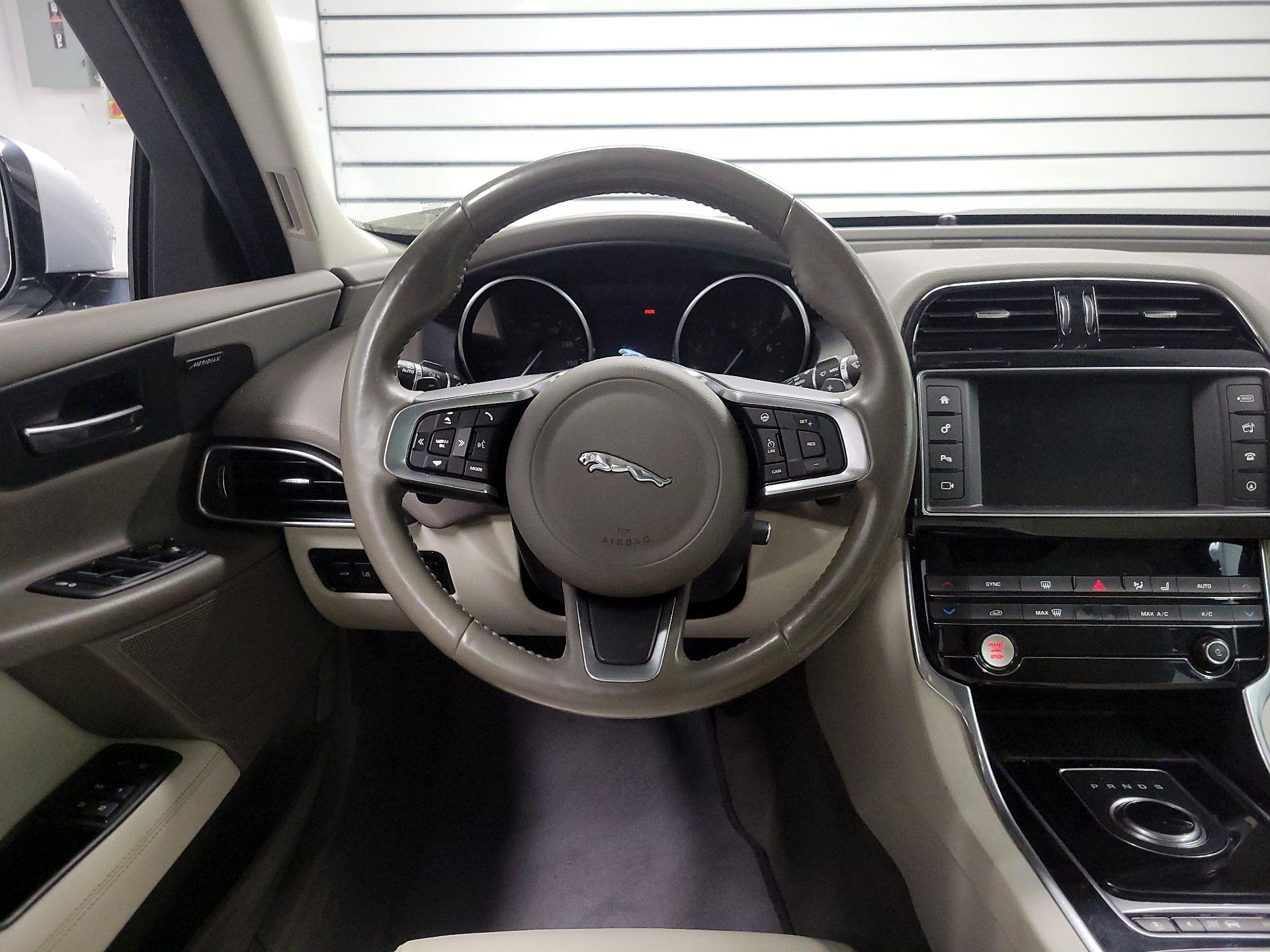 Thumbnail: 2018 Jaguar XE - 10