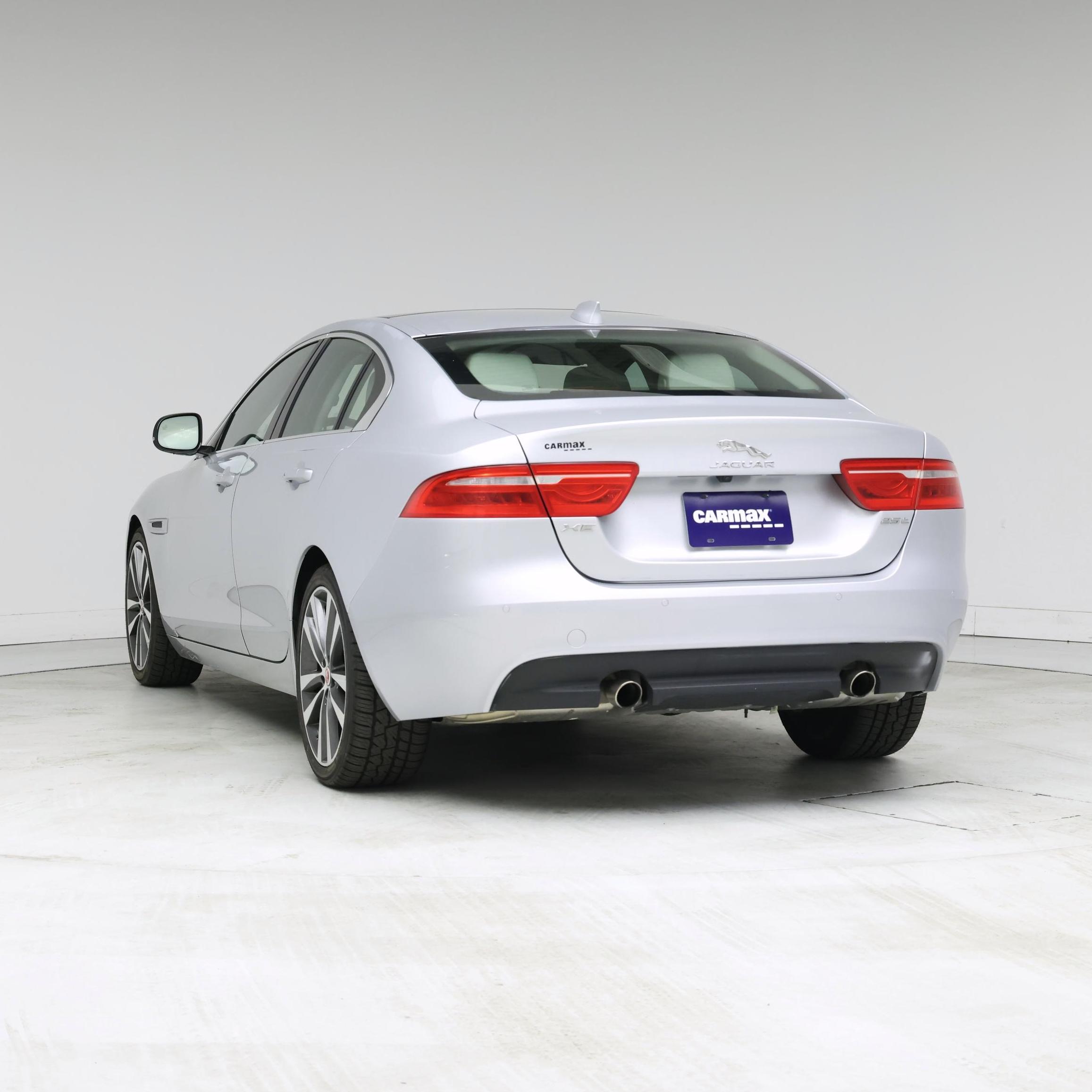 Thumbnail: 2018 Jaguar XE - 2