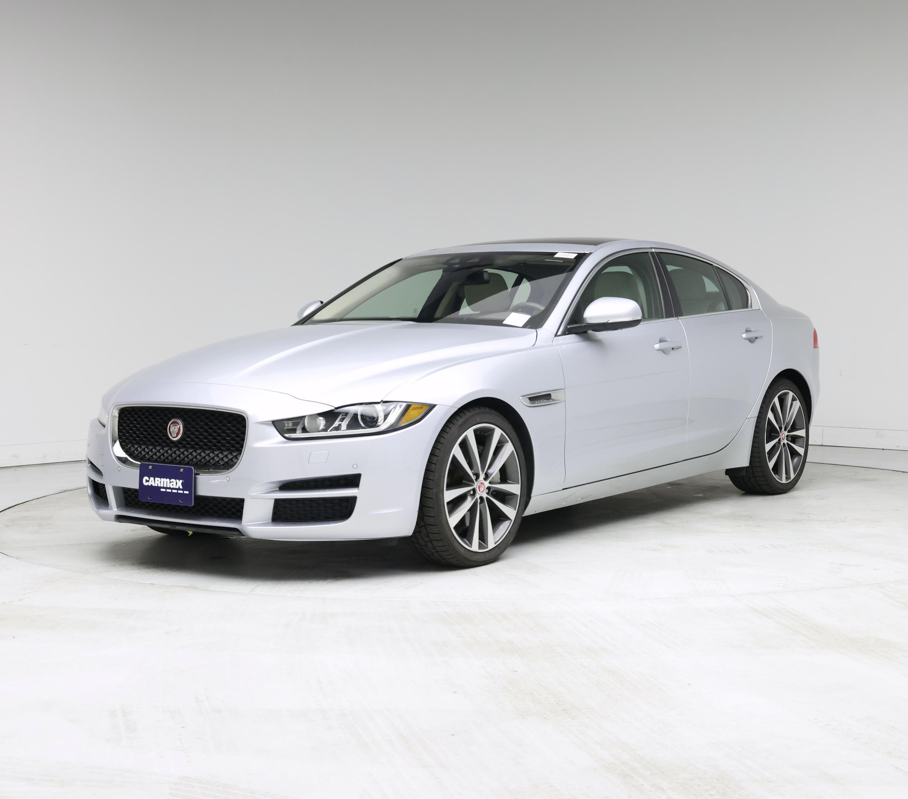 Thumbnail: 2018 Jaguar XE - 4