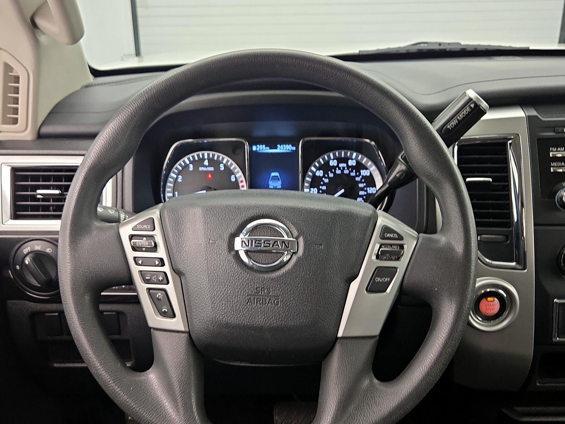 Thumbnail: 2017 Nissan Titan - 10