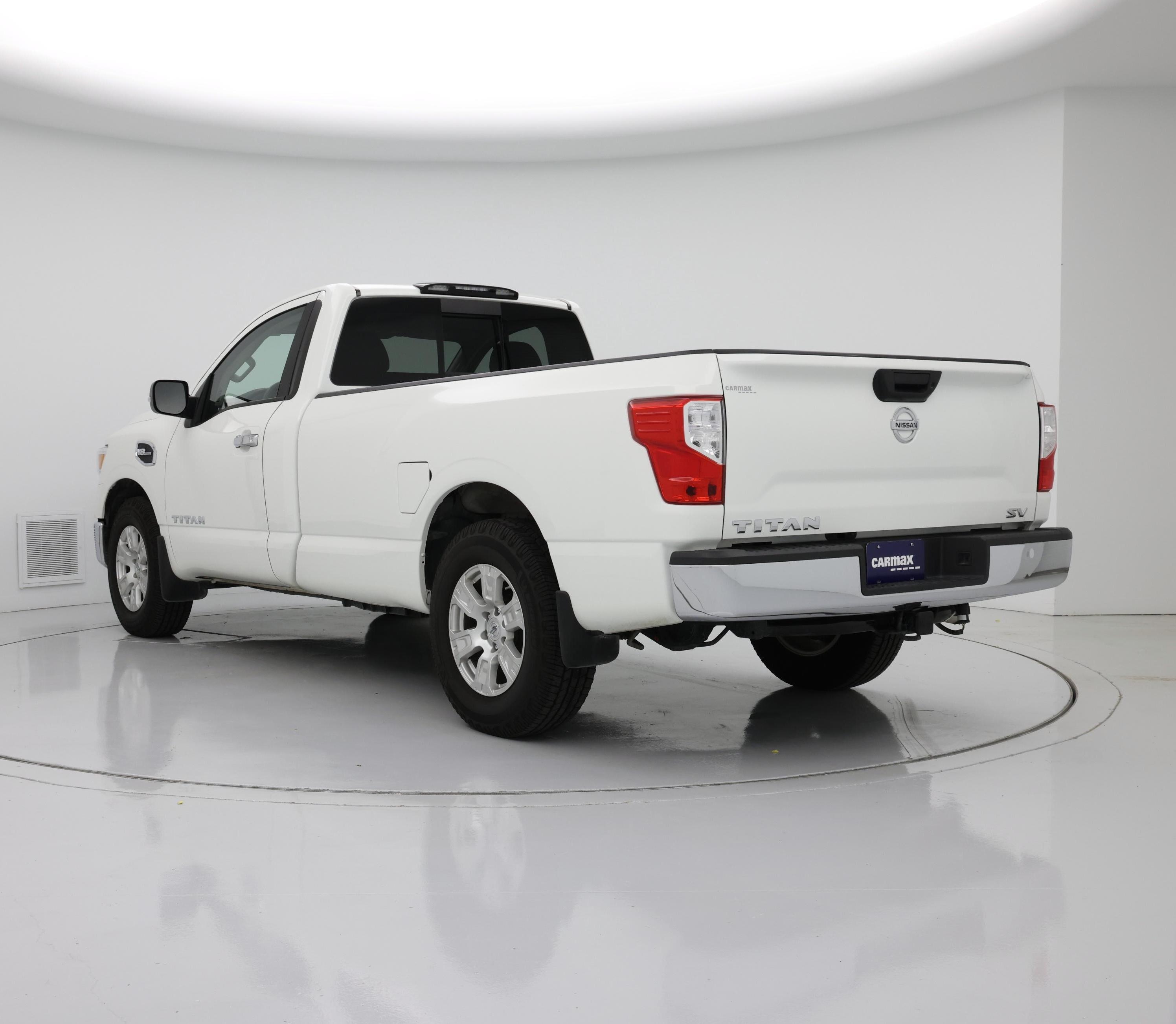 Thumbnail: 2017 Nissan Titan - 2