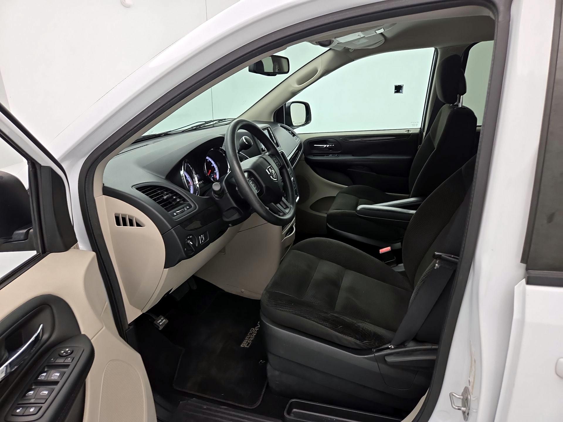 Thumbnail: 2018 Dodge Grand Caravan - 11