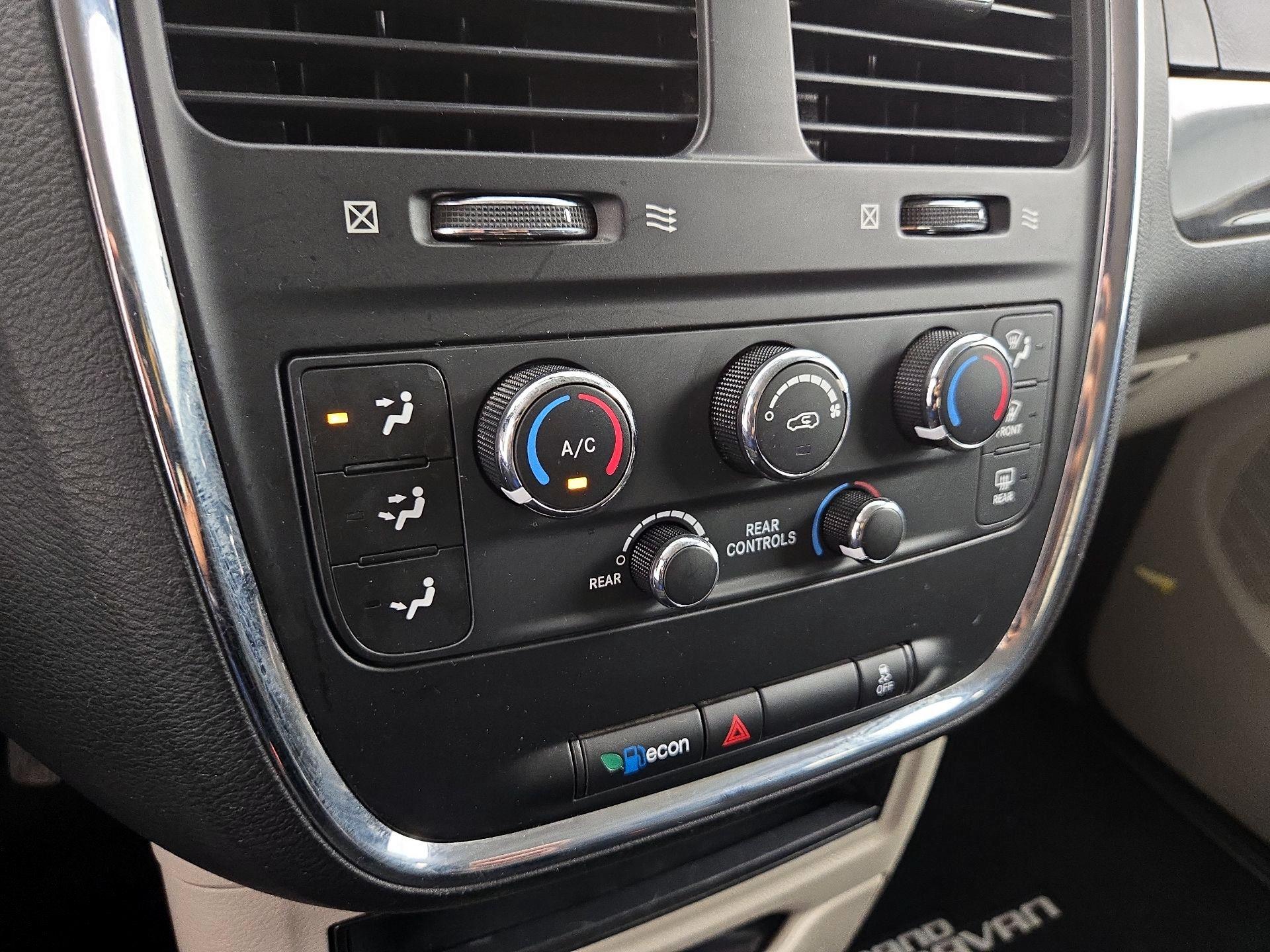 Thumbnail: 2018 Dodge Grand Caravan - 16