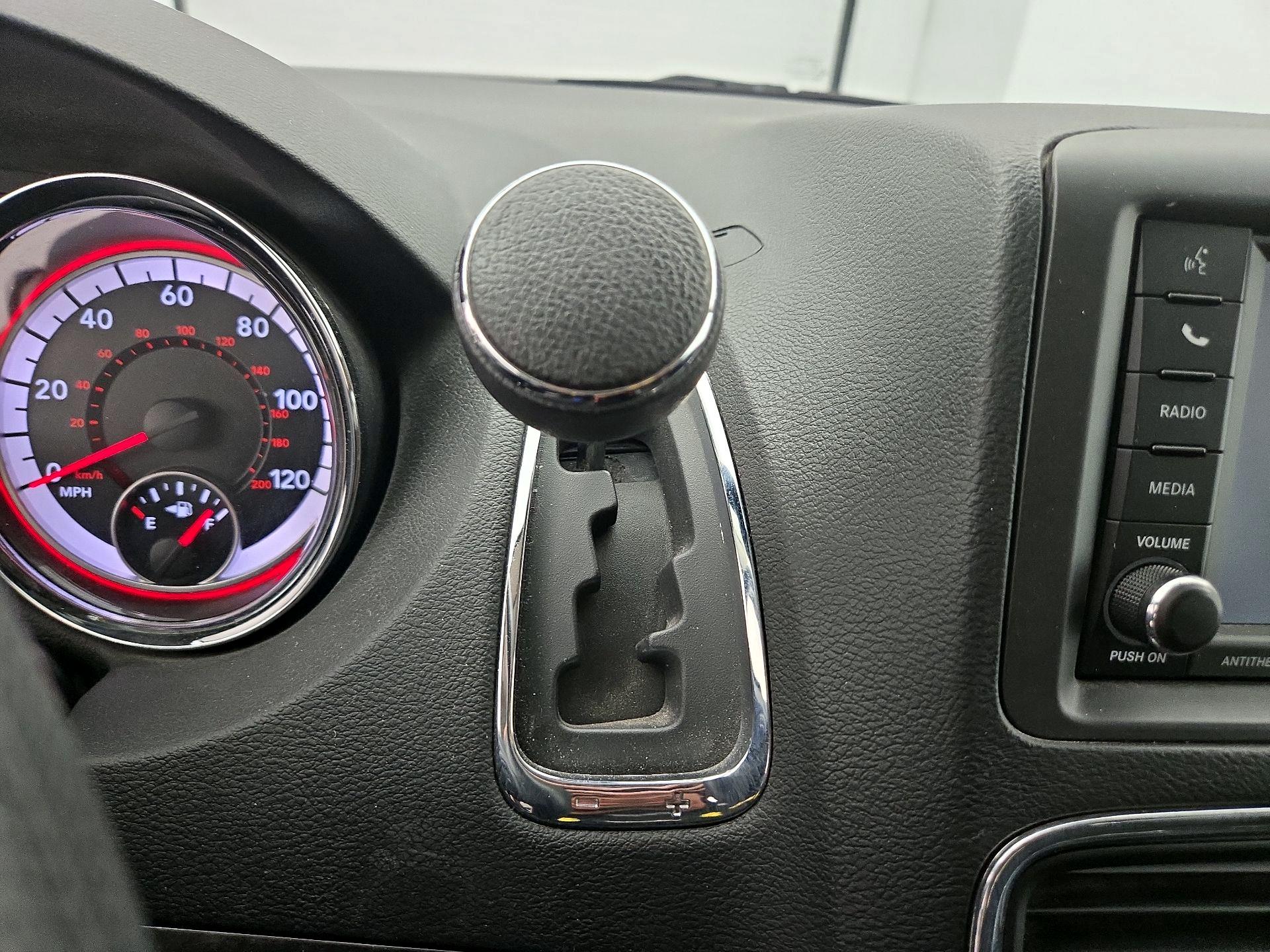 Thumbnail: 2018 Dodge Grand Caravan - 17