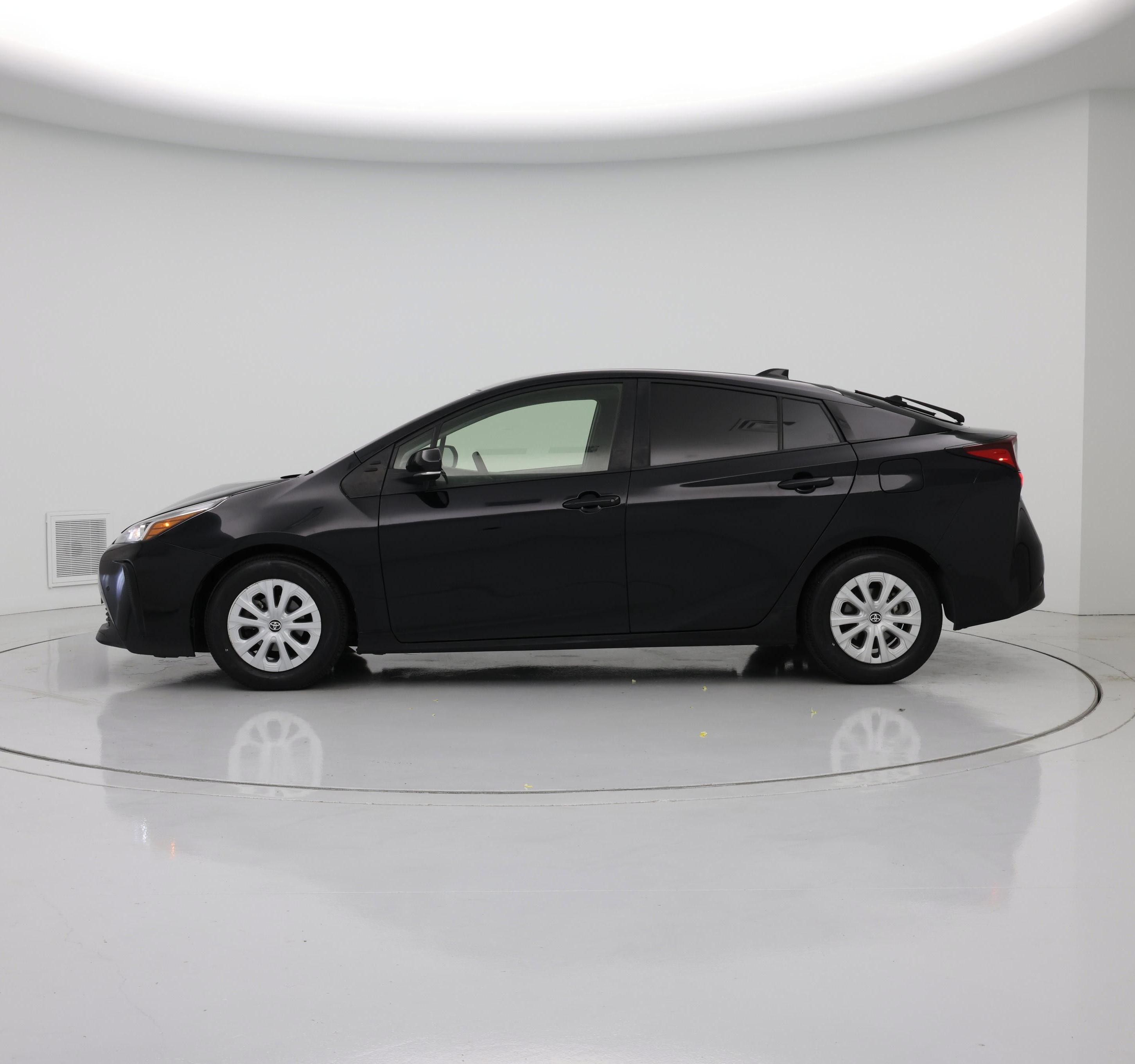Thumbnail: 2022 Toyota Prius - 3