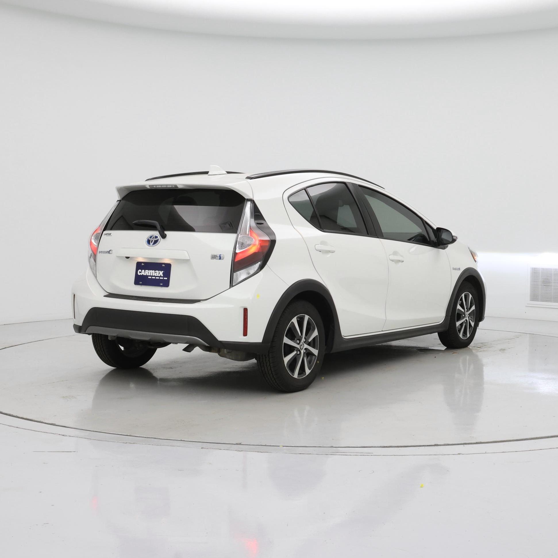 Thumbnail: 2018 Toyota Prius c - 8