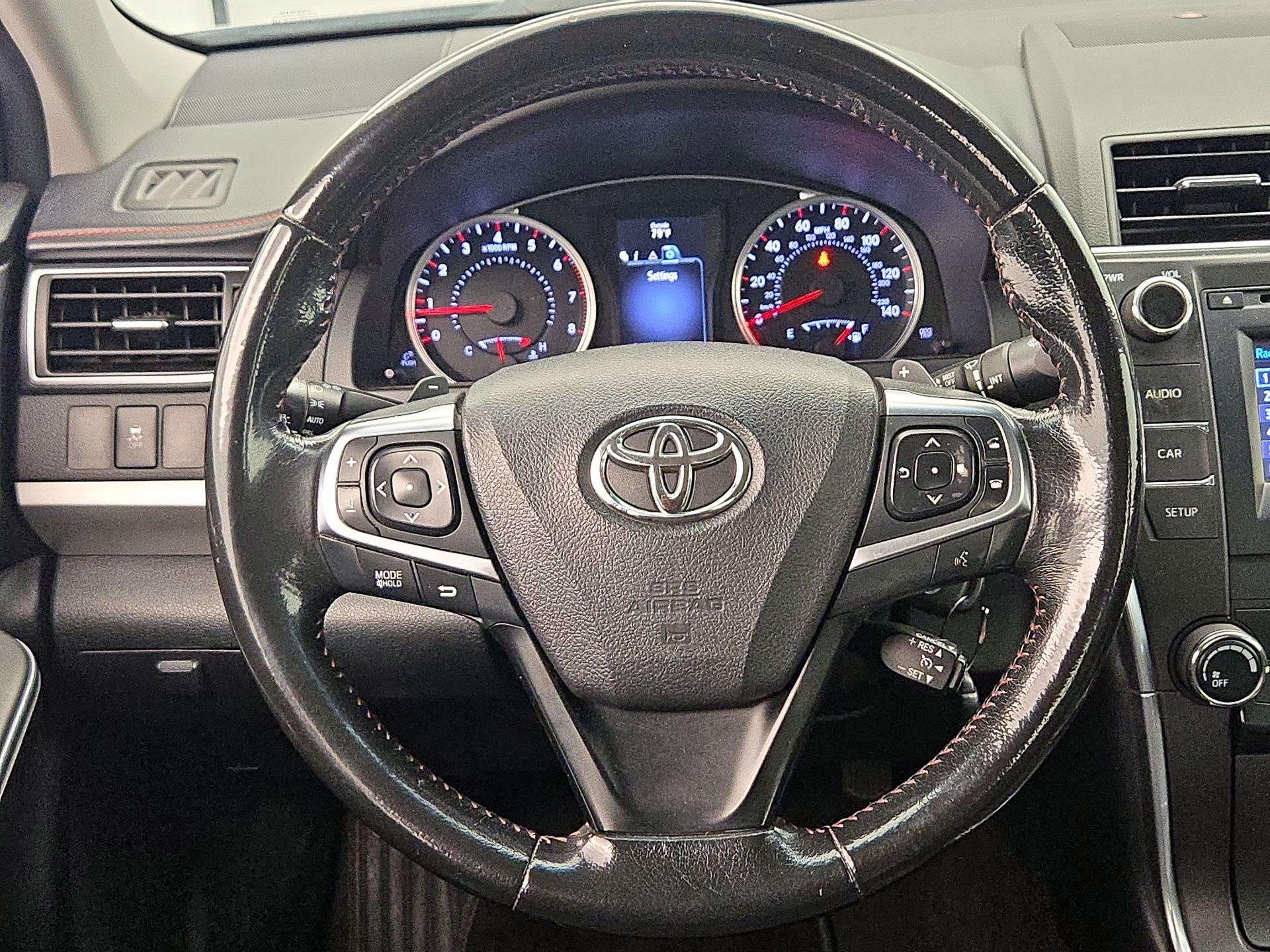 Thumbnail: 2015 Toyota Camry - 10