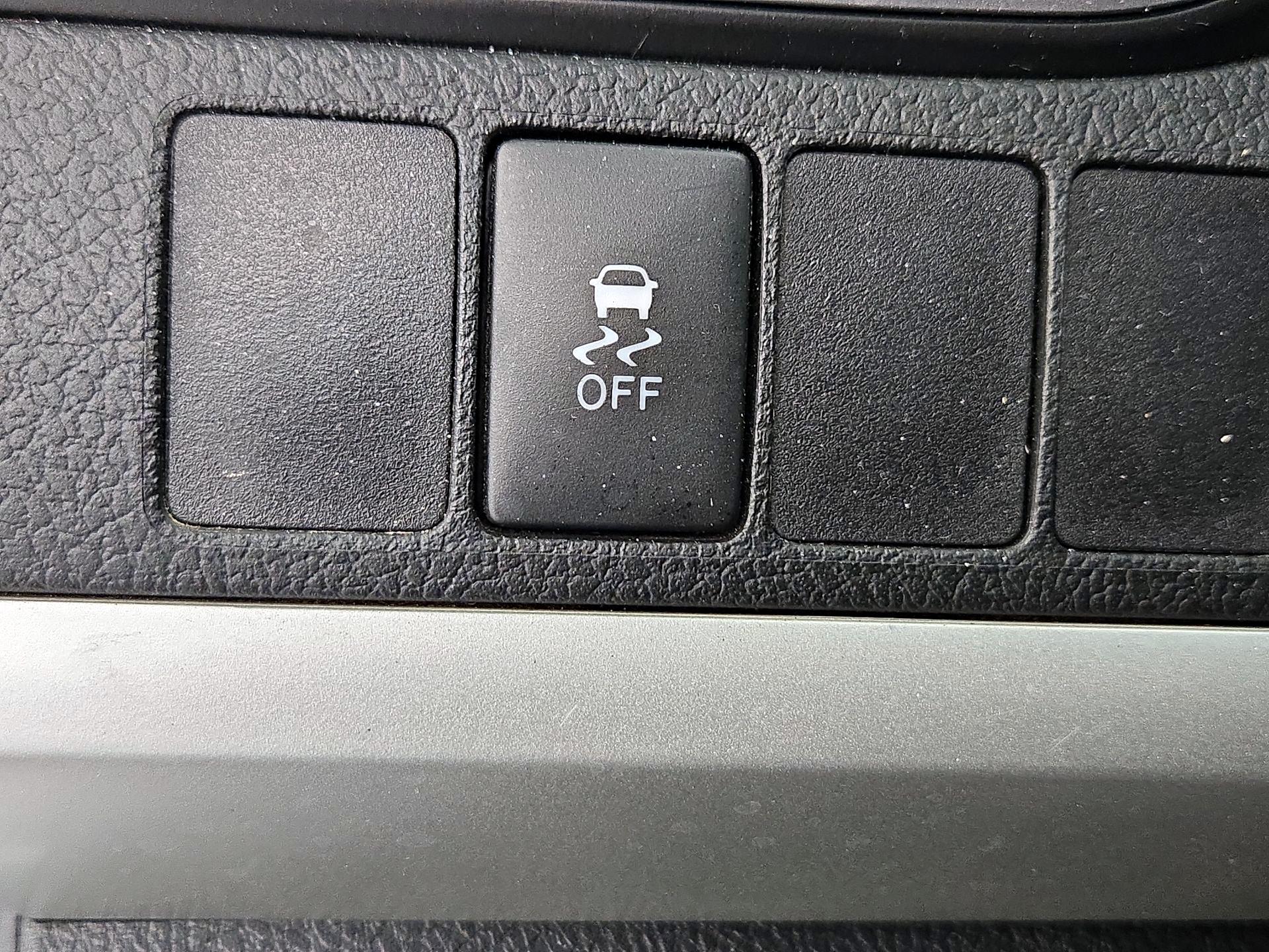 Thumbnail: 2015 Toyota Camry - 13