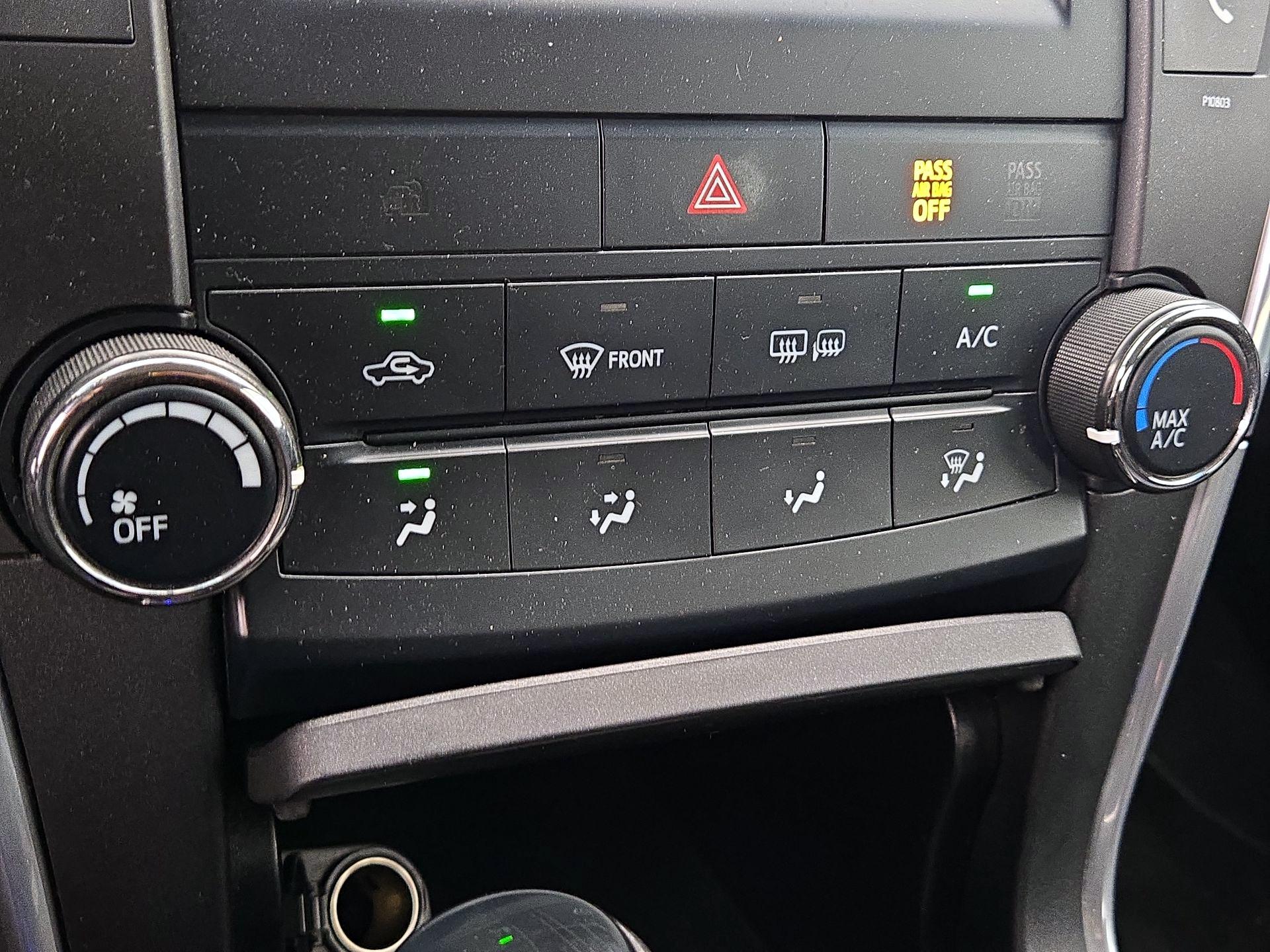 Thumbnail: 2015 Toyota Camry - 16