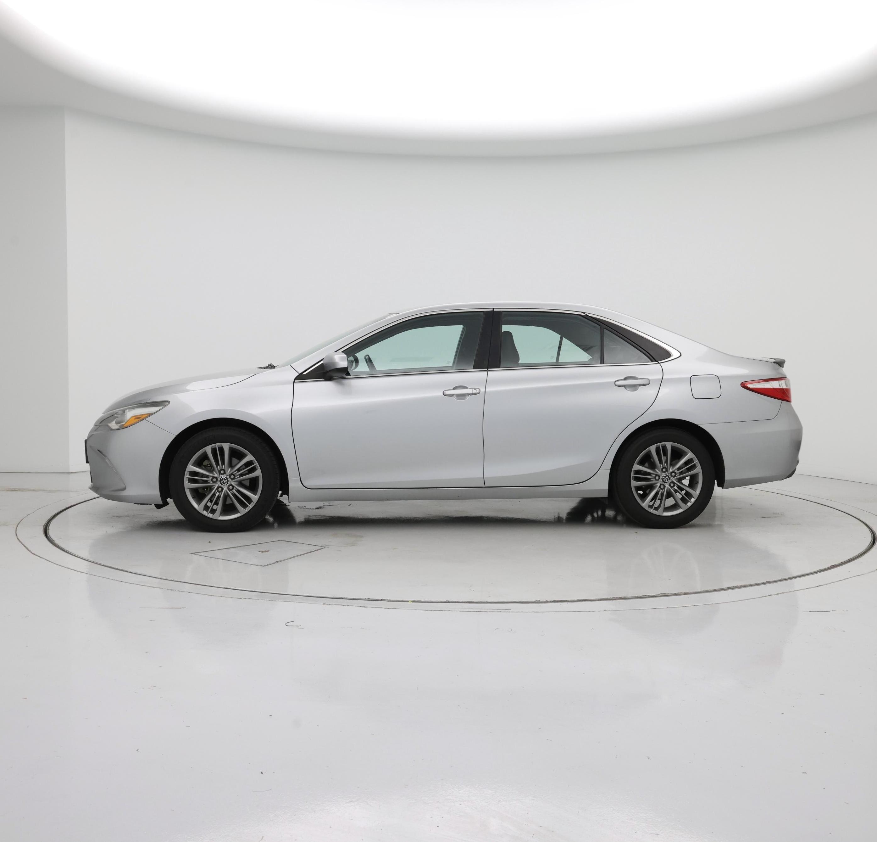 Thumbnail: 2015 Toyota Camry - 3