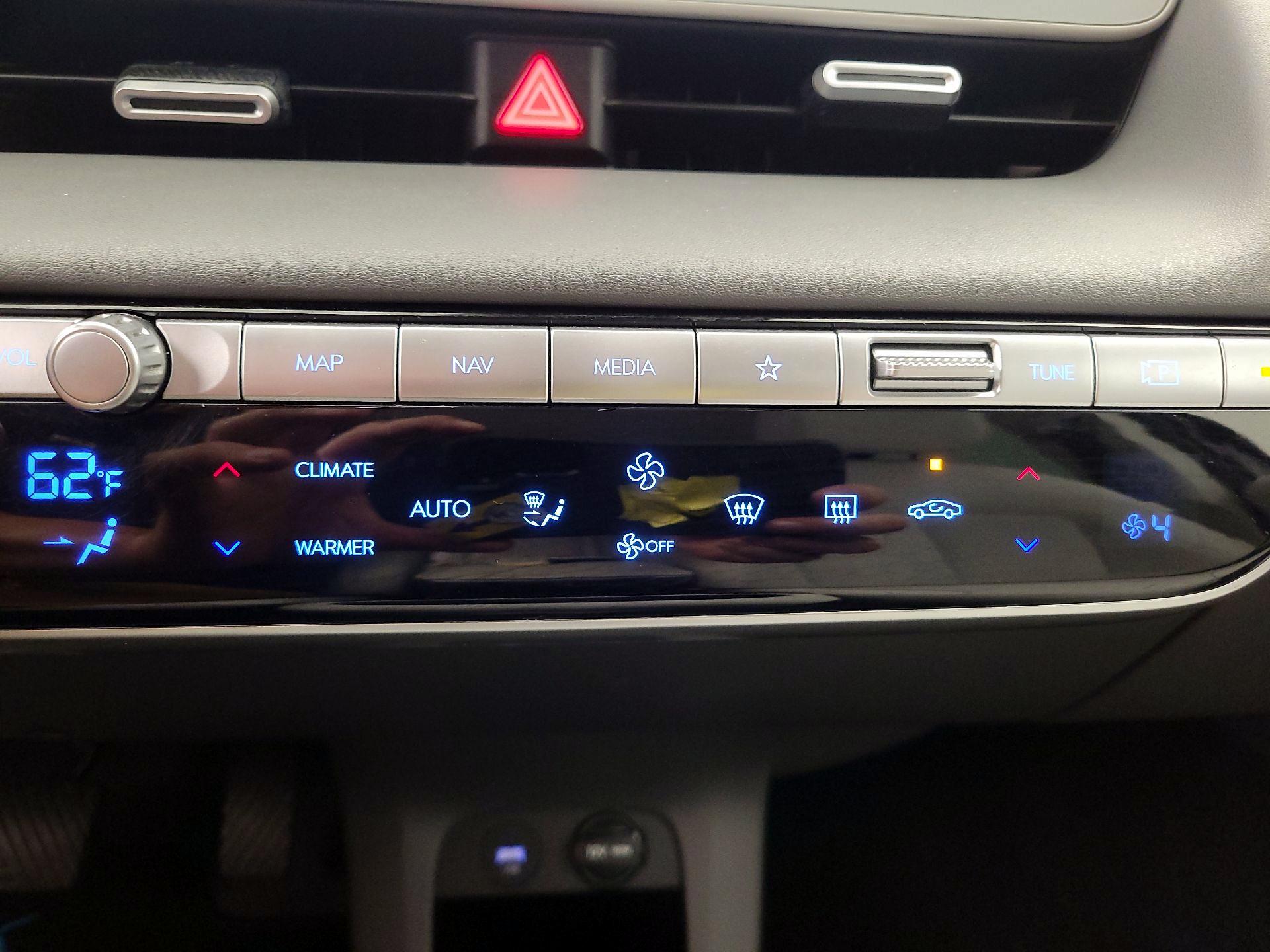 Thumbnail: 2022 Hyundai Ioniq 5 - 17