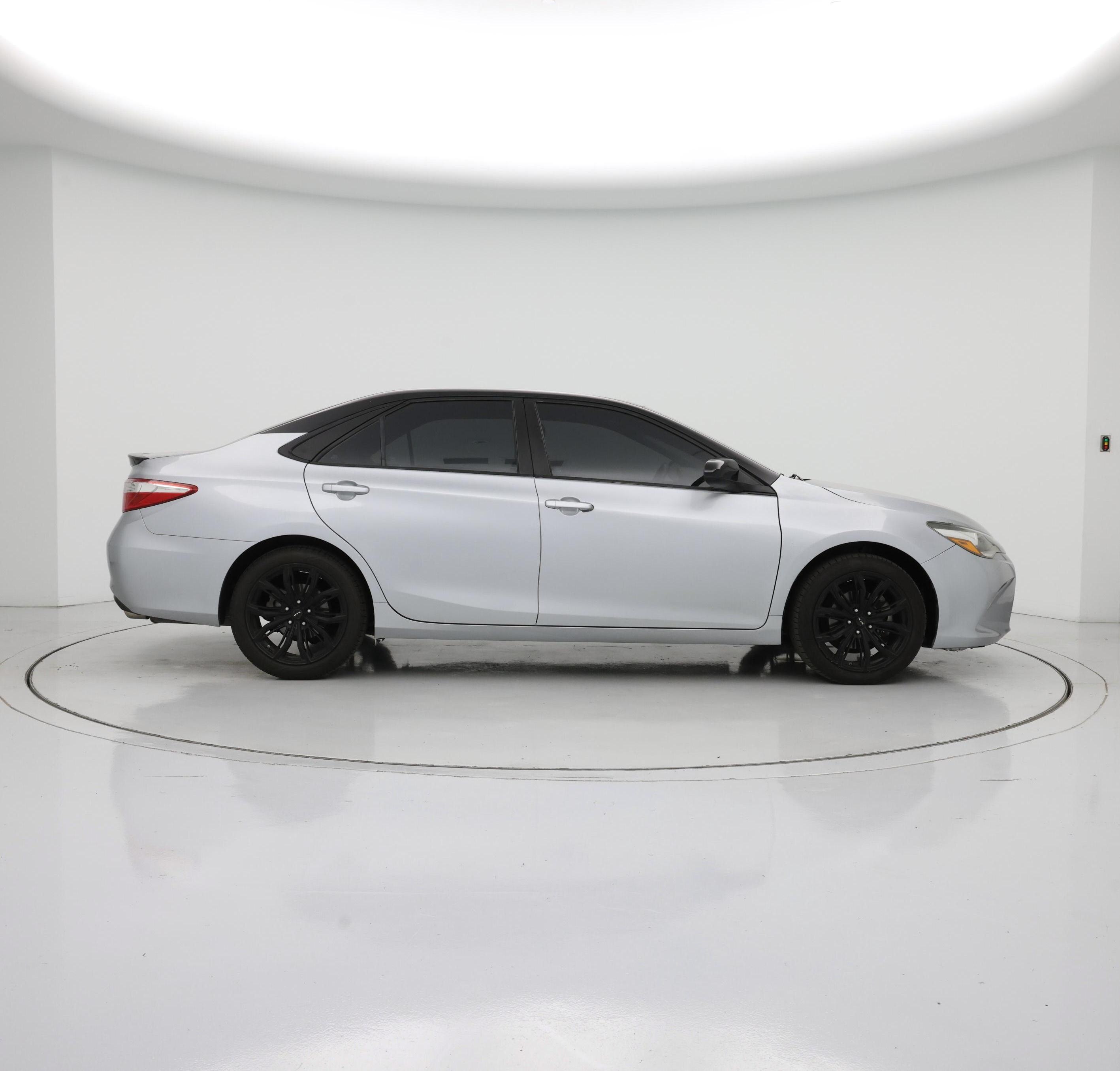 Thumbnail: 2017 Toyota Camry - 7