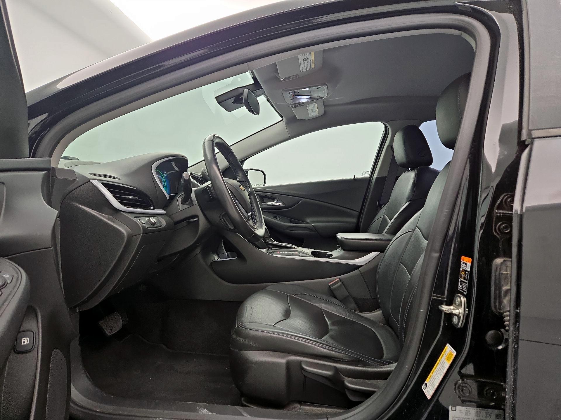 Thumbnail: 2016 Chevrolet Volt - 11