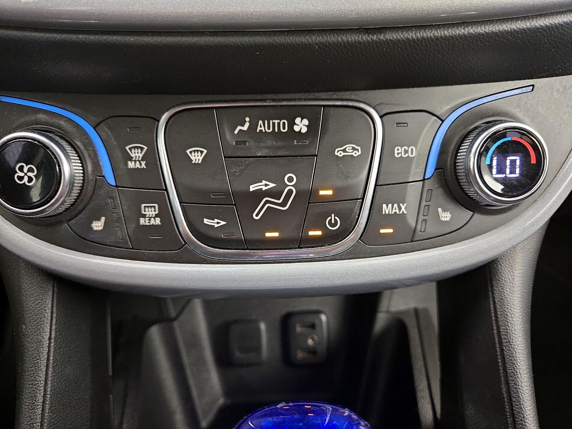 Thumbnail: 2016 Chevrolet Volt - 16