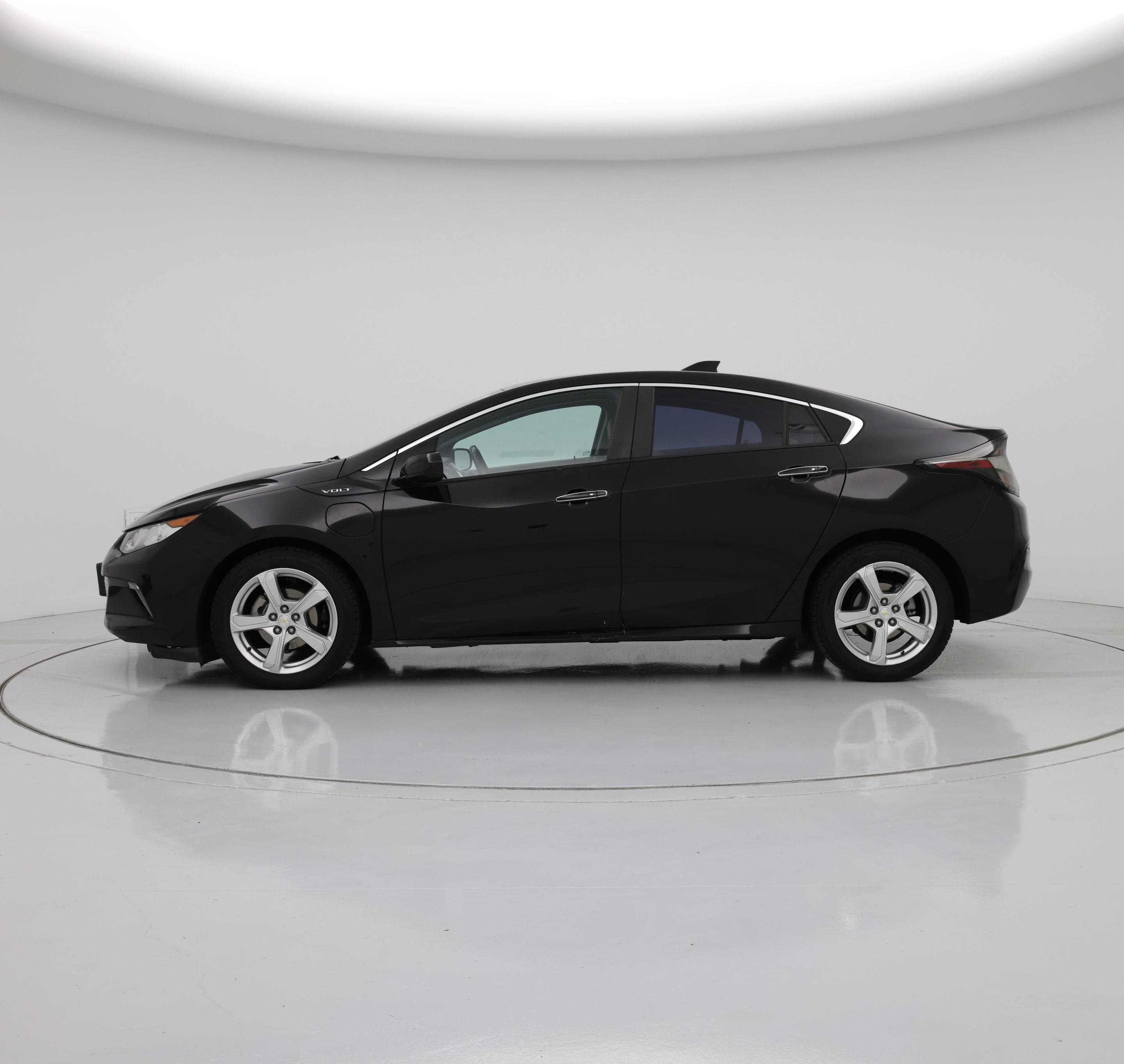 Thumbnail: 2016 Chevrolet Volt - 3