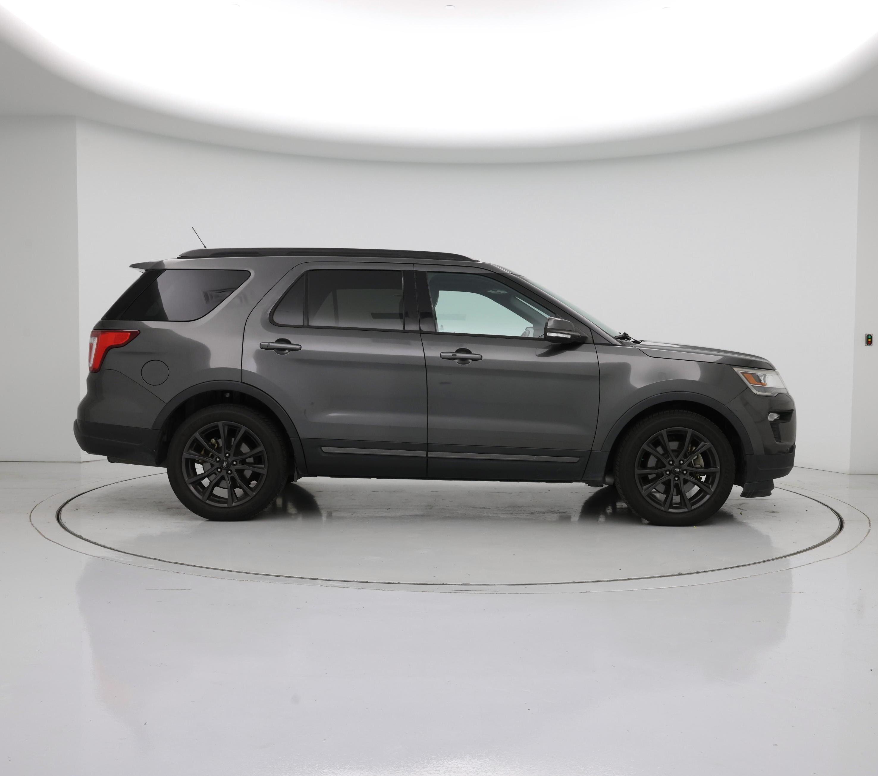 Thumbnail: 2018 Ford Explorer - 7