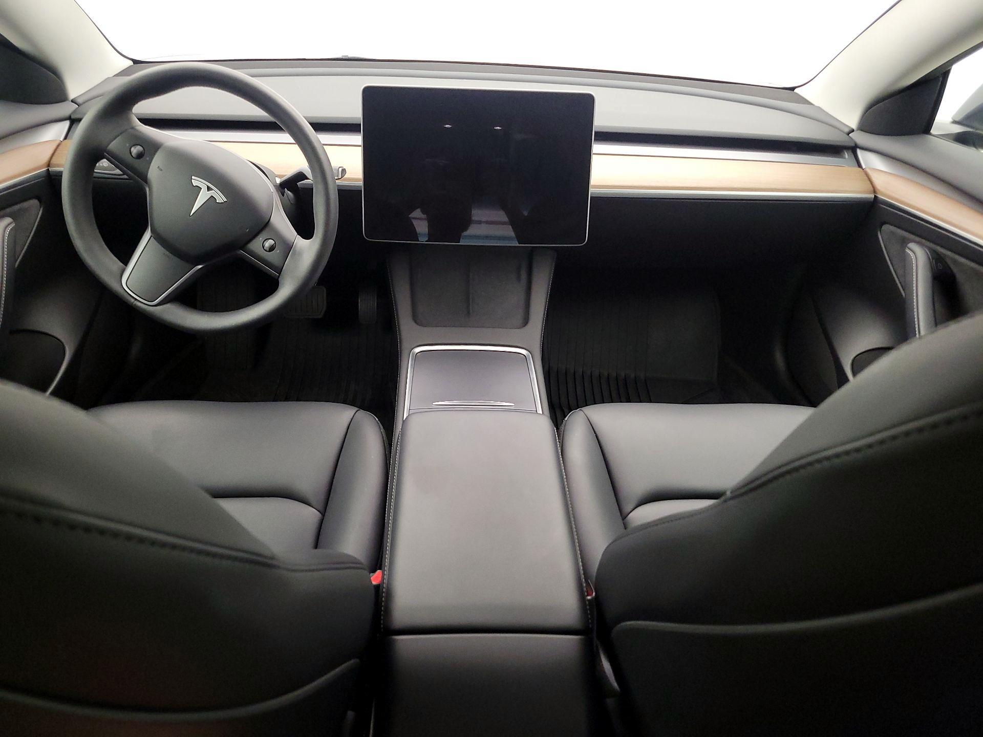 Thumbnail: 2023 Tesla Model 3 - 9