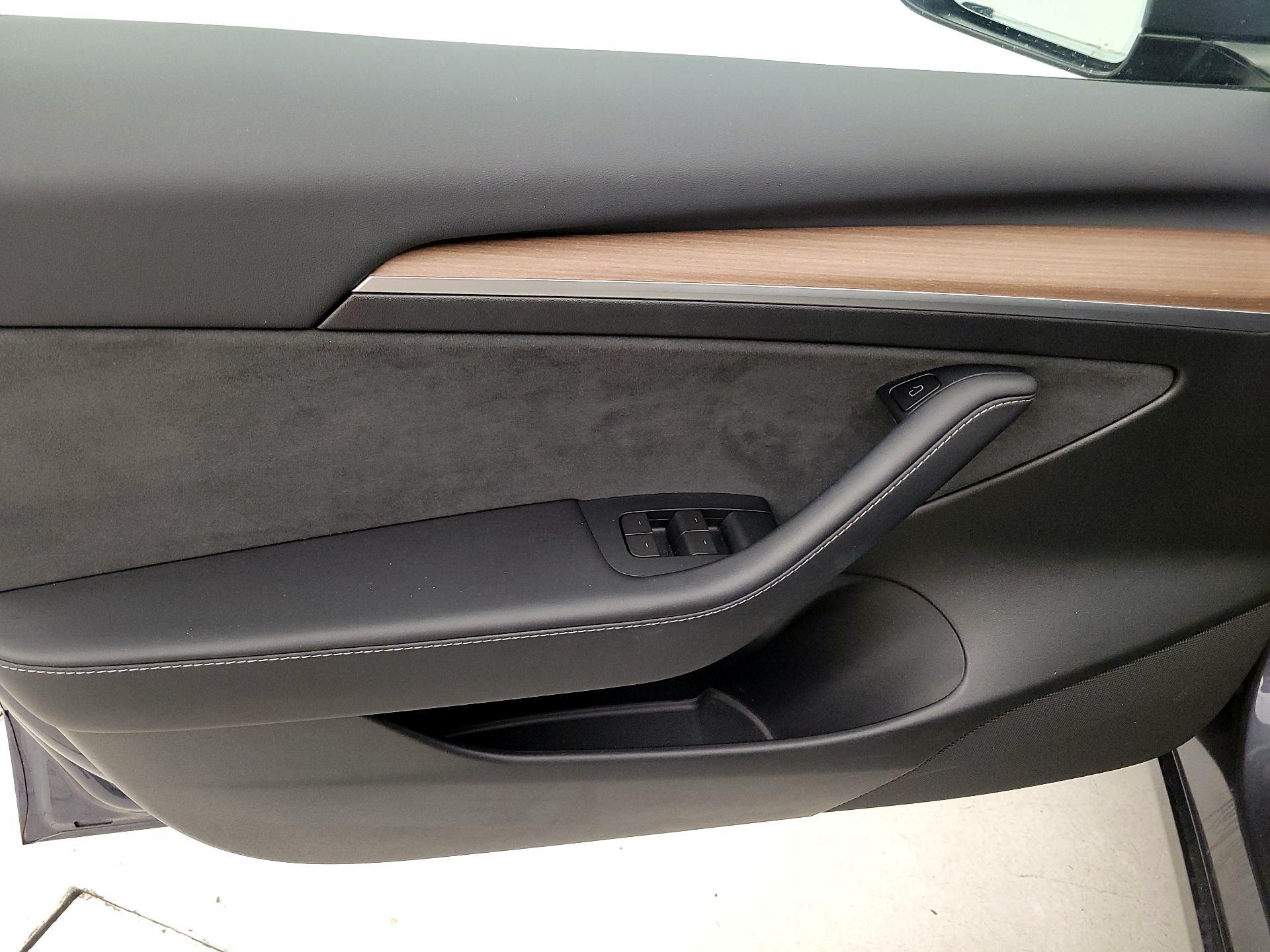 Thumbnail: 2023 Tesla Model 3 - 12
