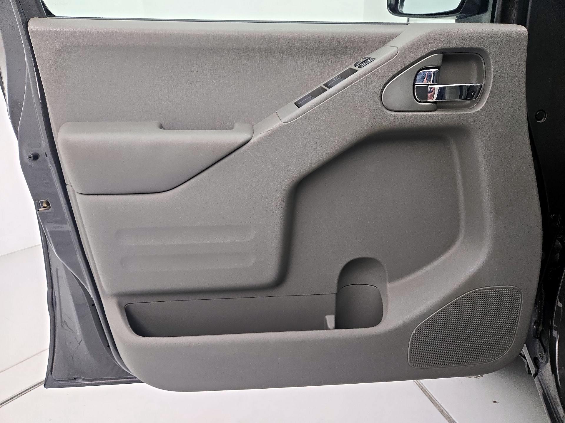Thumbnail: 2015 Nissan Frontier - 12