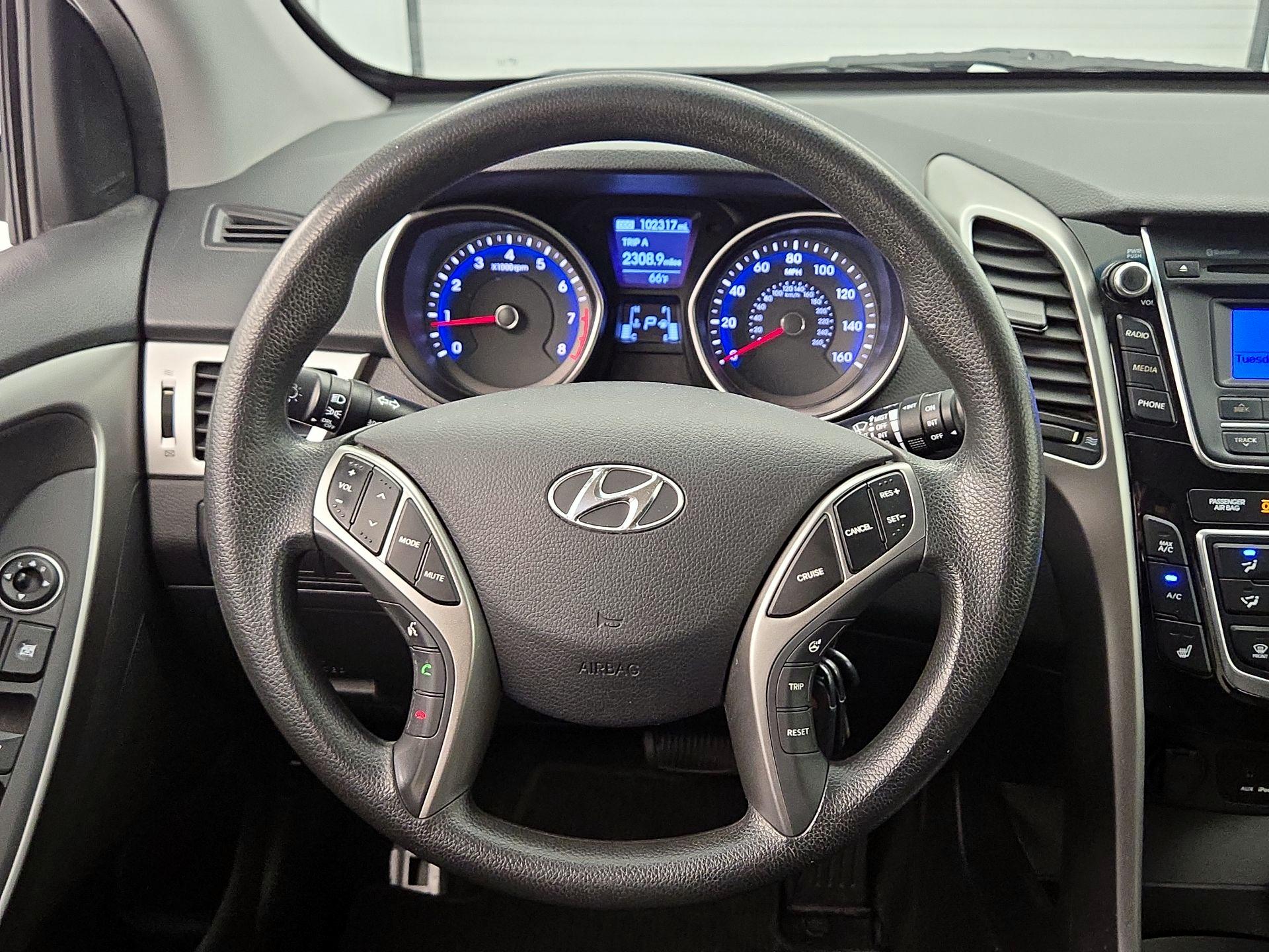 Thumbnail: 2013 Hyundai Elantra - 10
