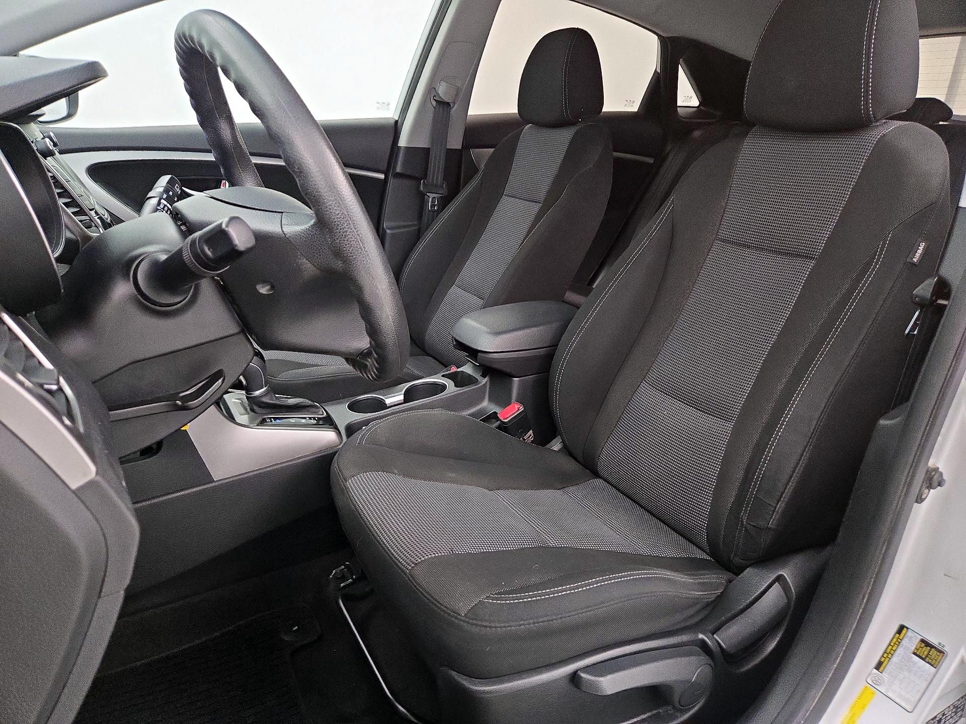 Thumbnail: 2013 Hyundai Elantra - 11