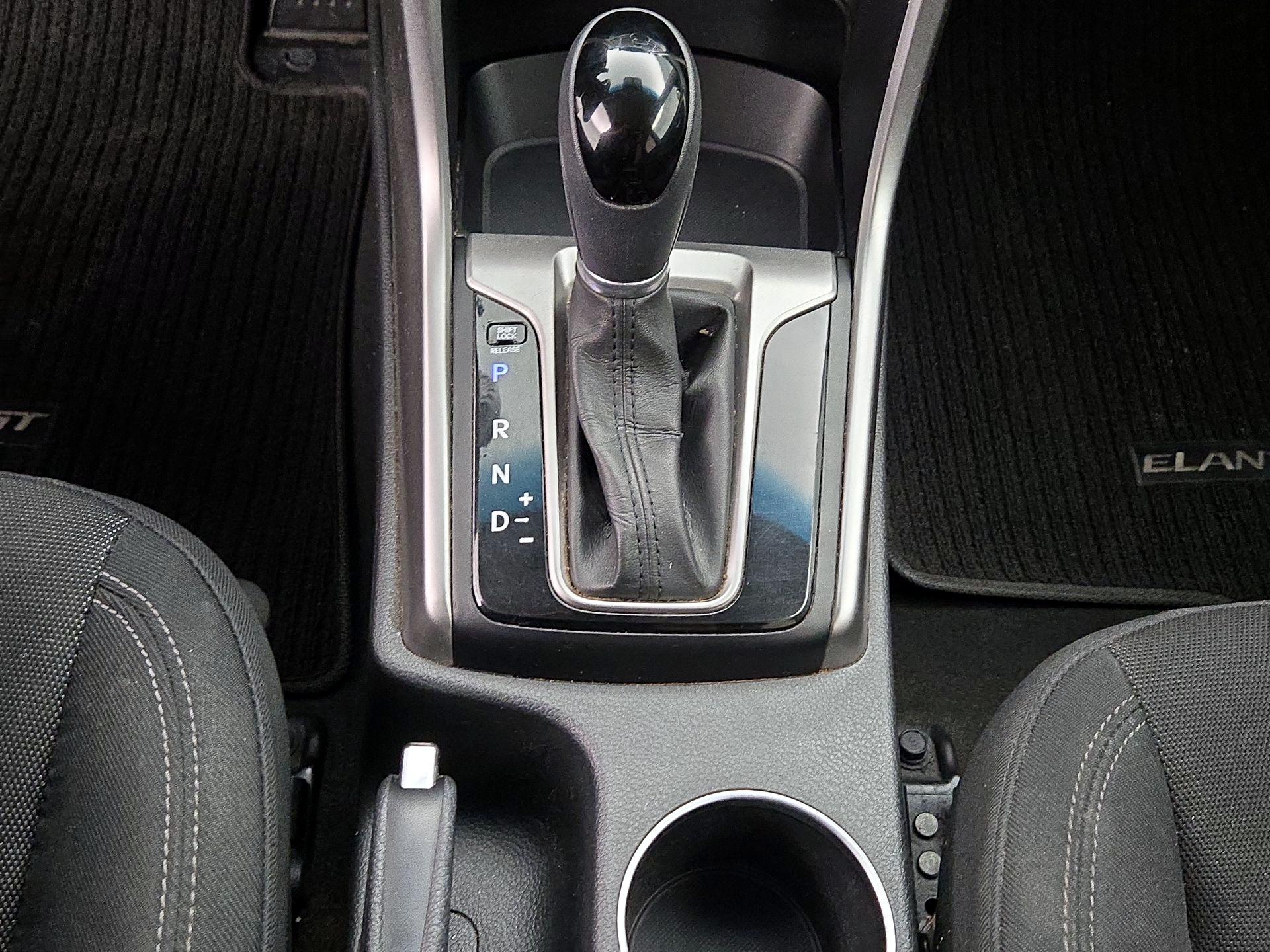 Thumbnail: 2013 Hyundai Elantra - 16