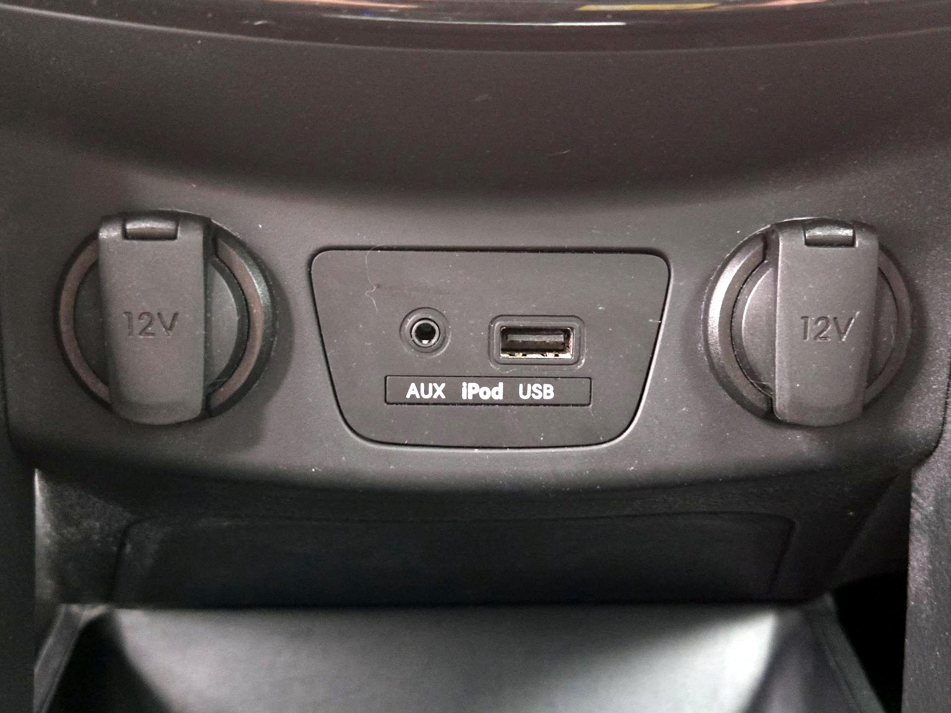 Thumbnail: 2013 Hyundai Elantra - 17