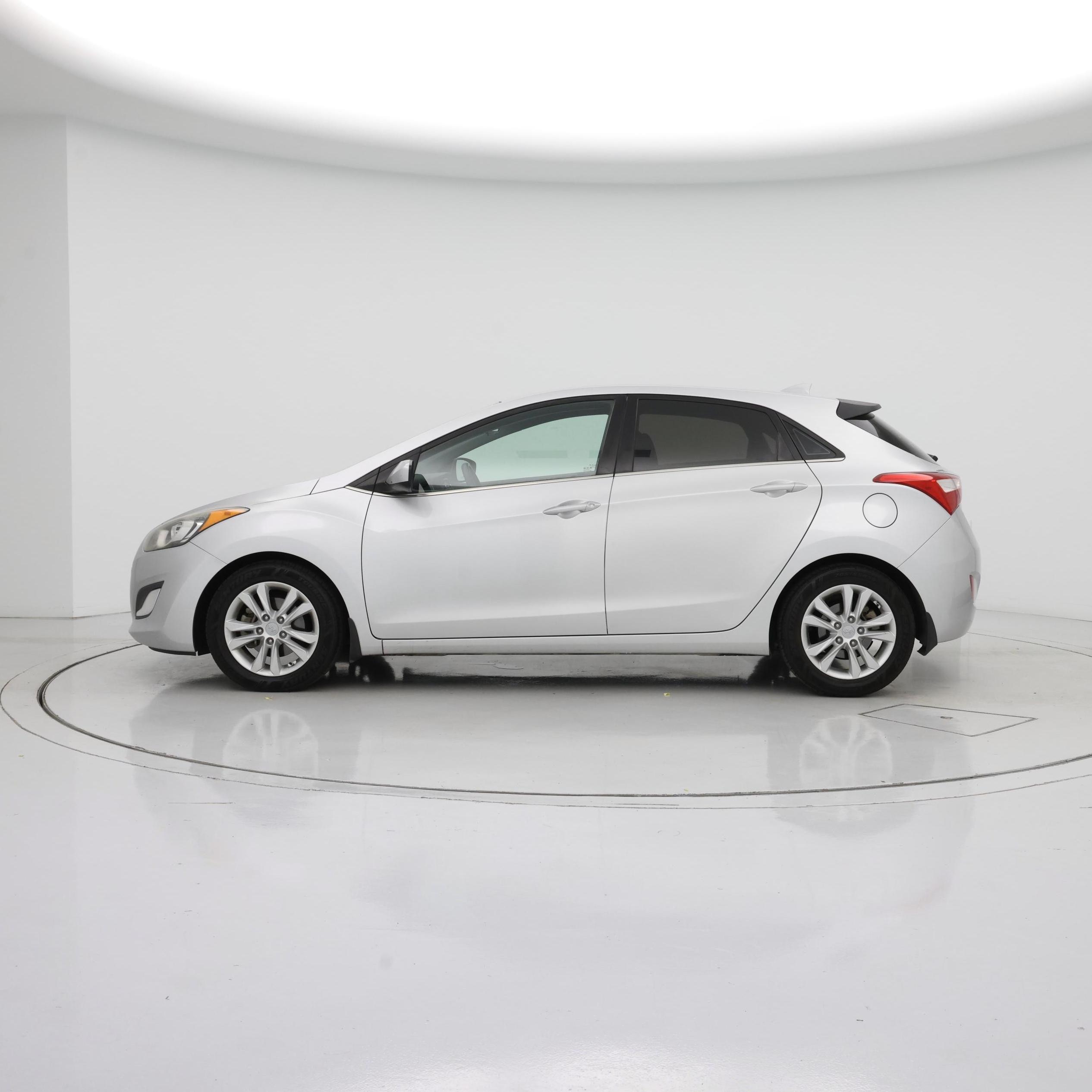 Thumbnail: 2013 Hyundai Elantra - 3