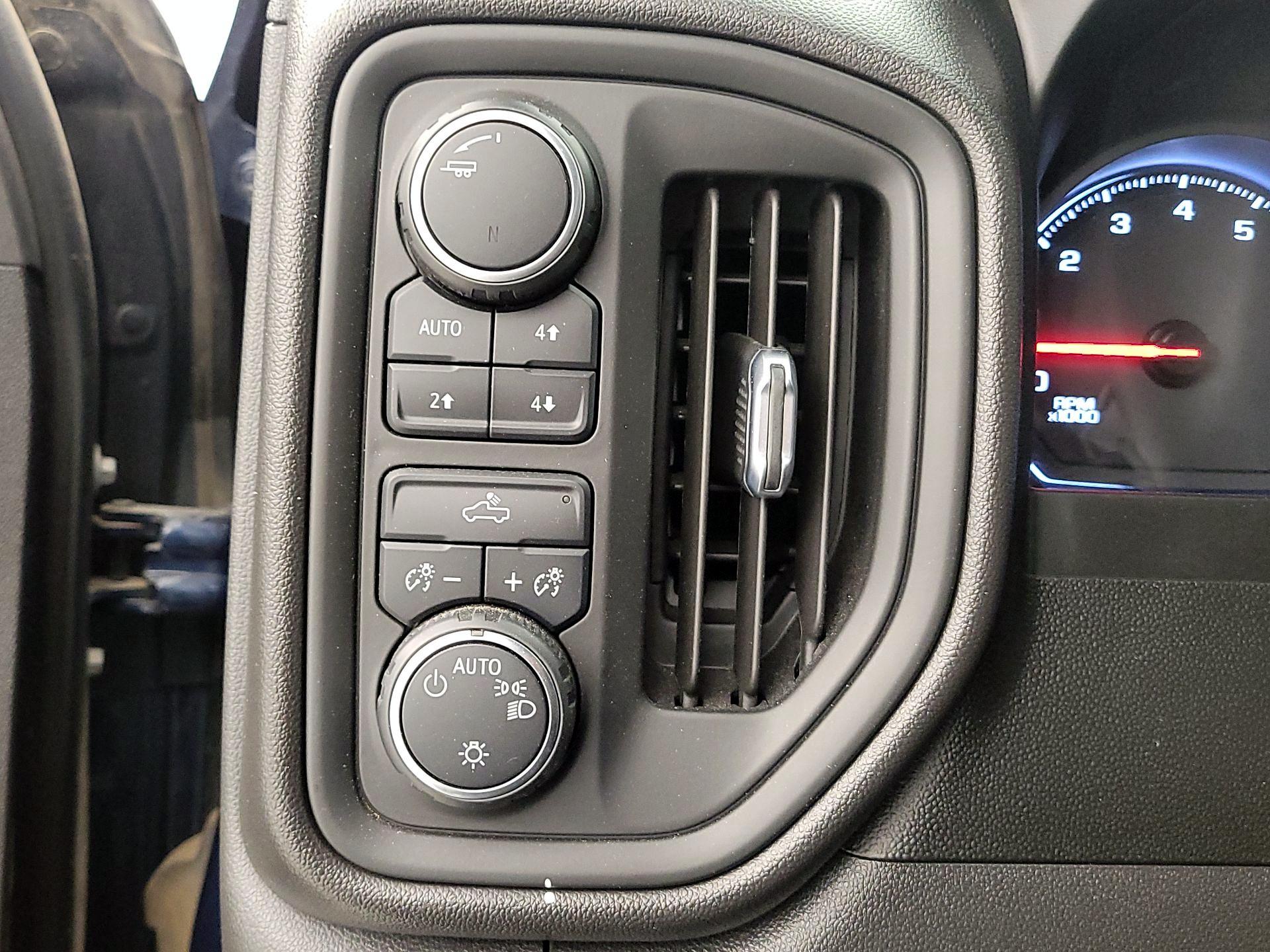 Thumbnail: 2021 Chevrolet Silverado 1500 - 13