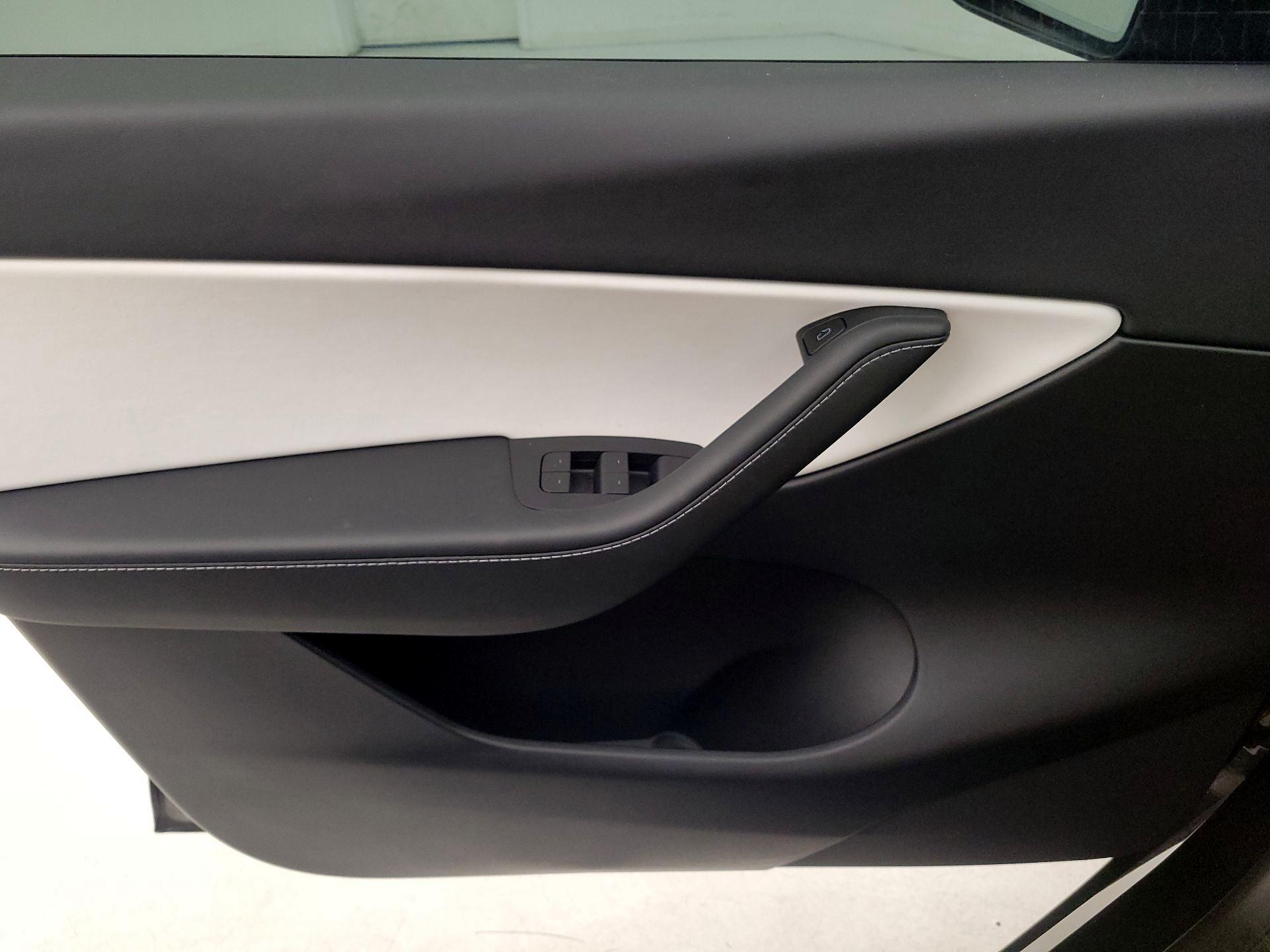 Thumbnail: 2021 Tesla Model Y - 12