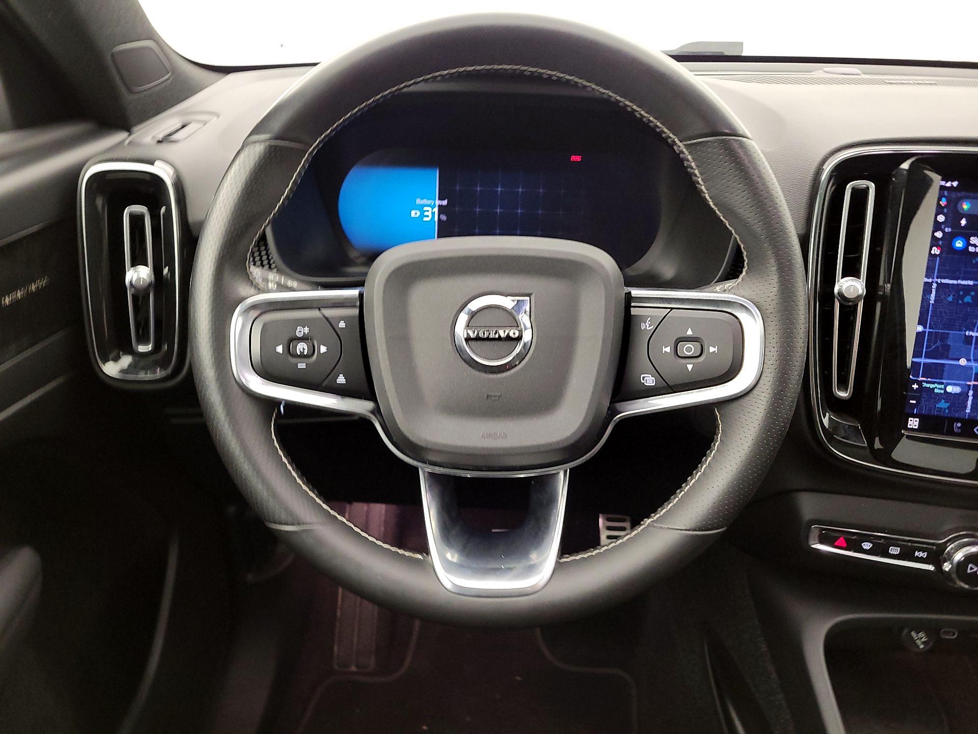 Thumbnail: 2021 Volvo XC40 - 10