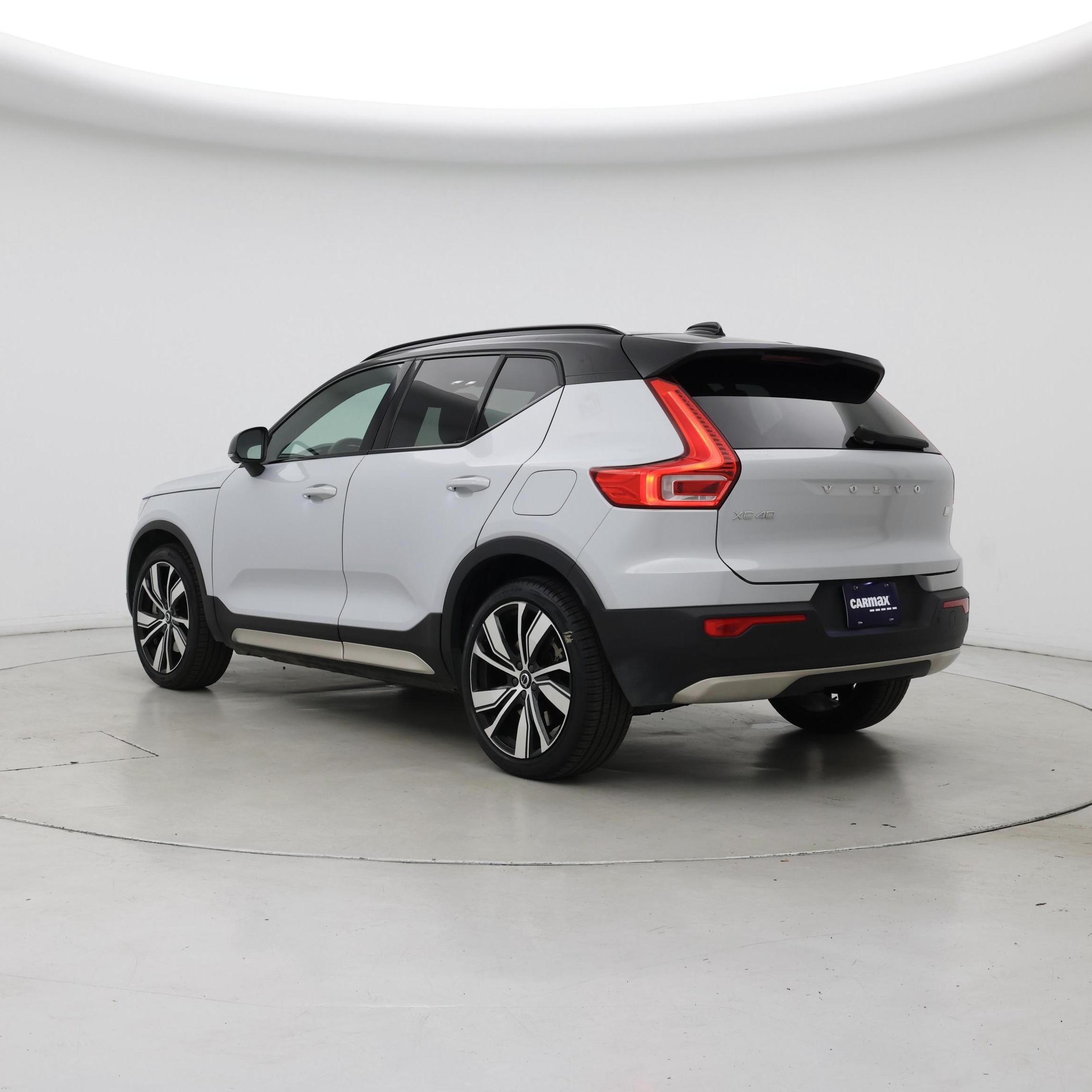 Thumbnail: 2021 Volvo XC40 - 2