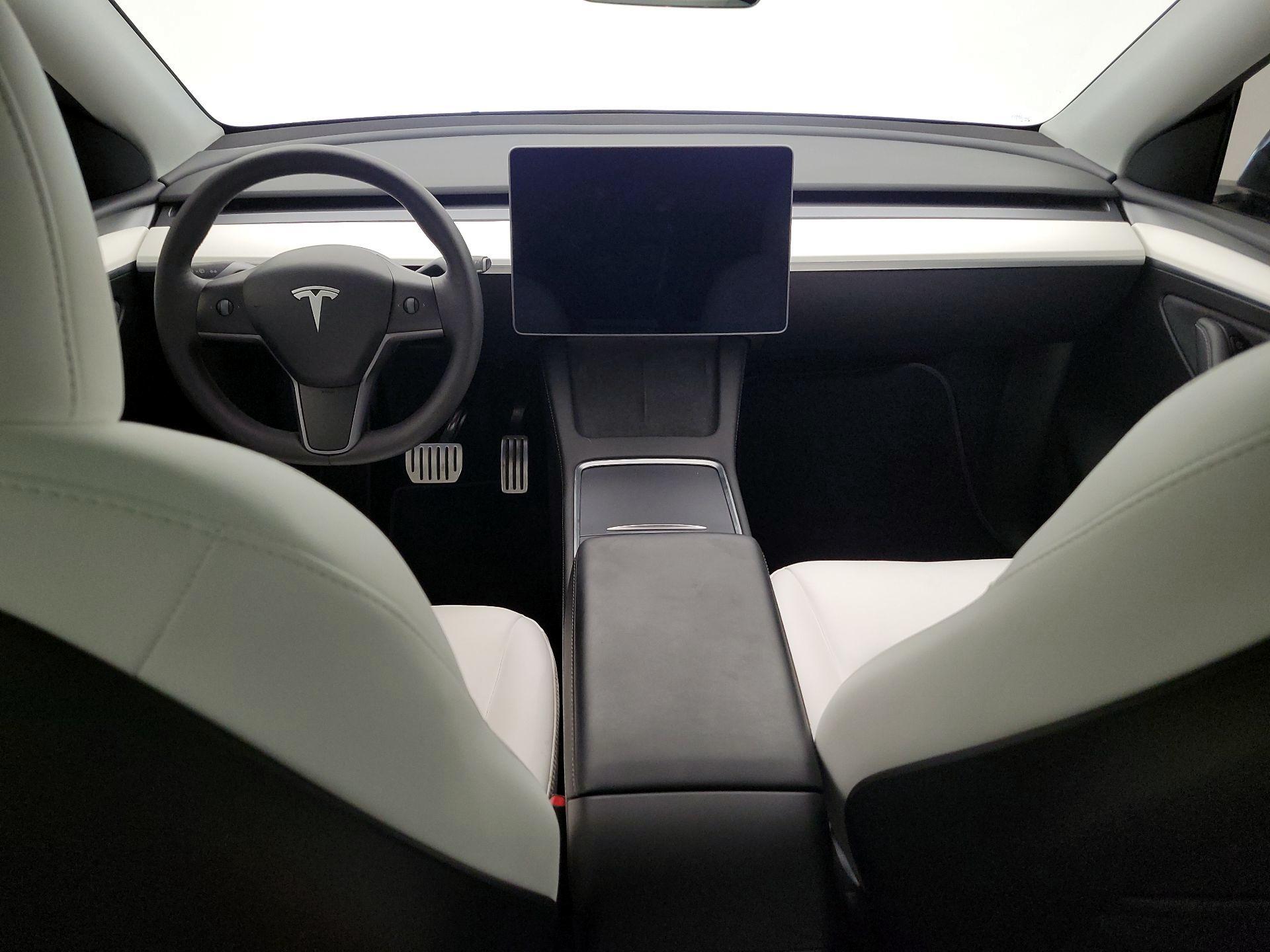 Thumbnail: 2023 Tesla Model Y - 9