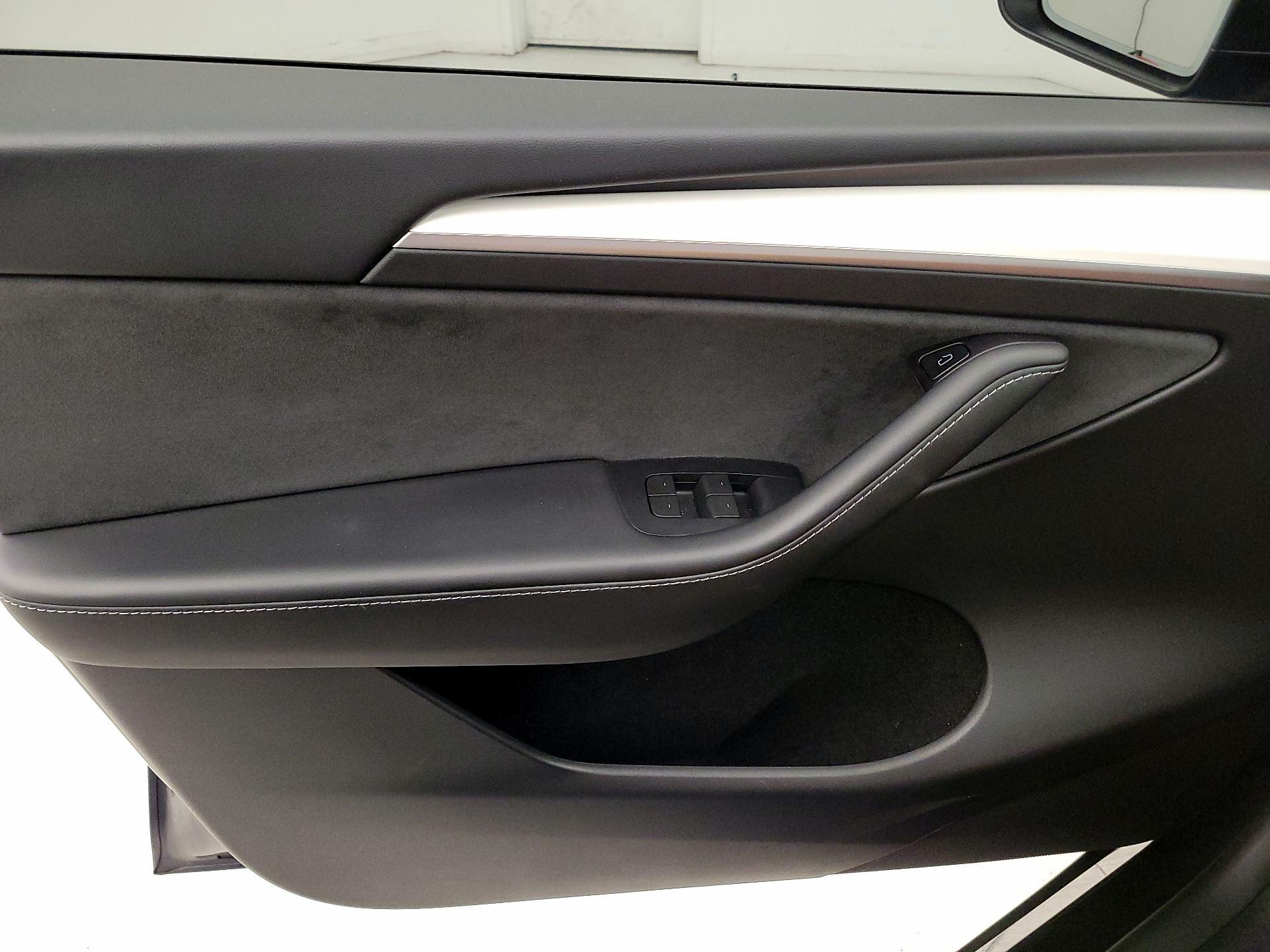 Thumbnail: 2023 Tesla Model Y - 12