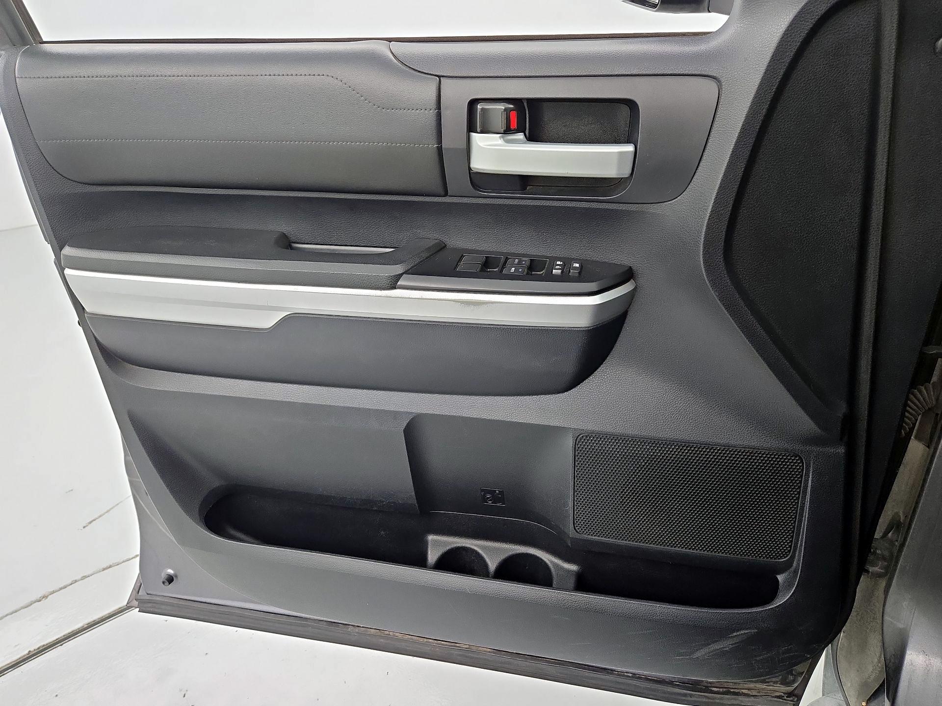 Thumbnail: 2015 Toyota Tundra - 12
