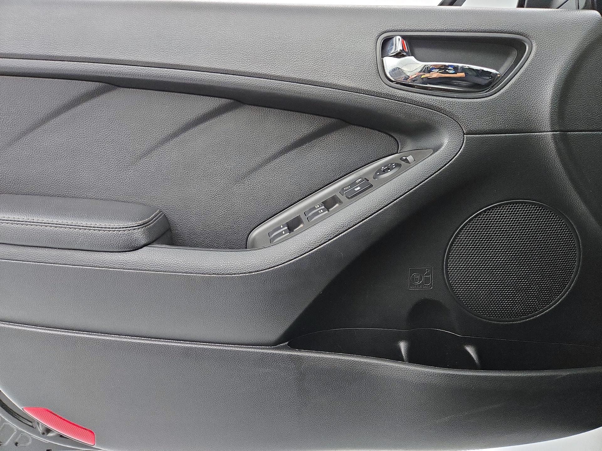 Thumbnail: 2017 Kia Forte - 12