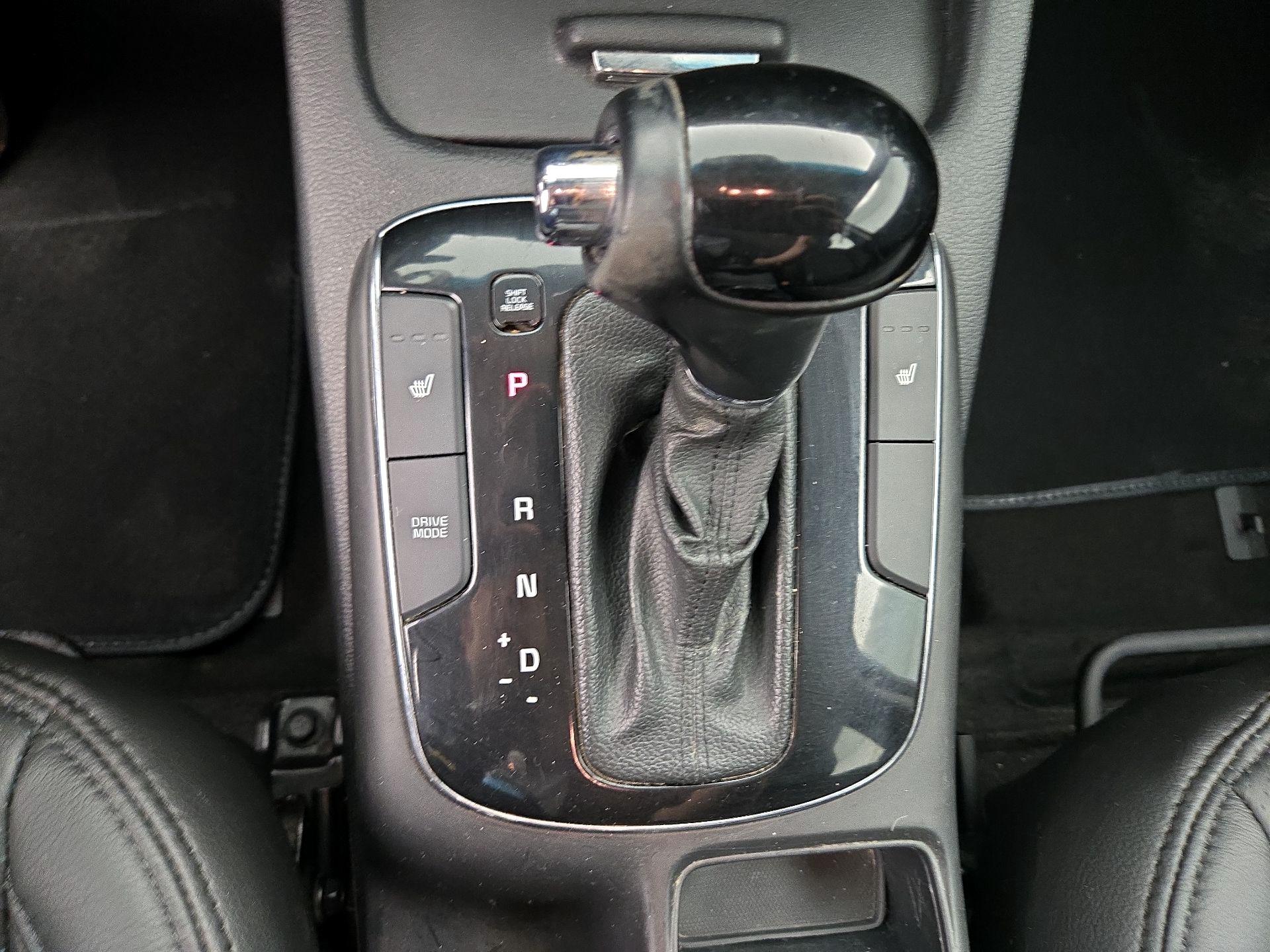Thumbnail: 2017 Kia Forte - 17