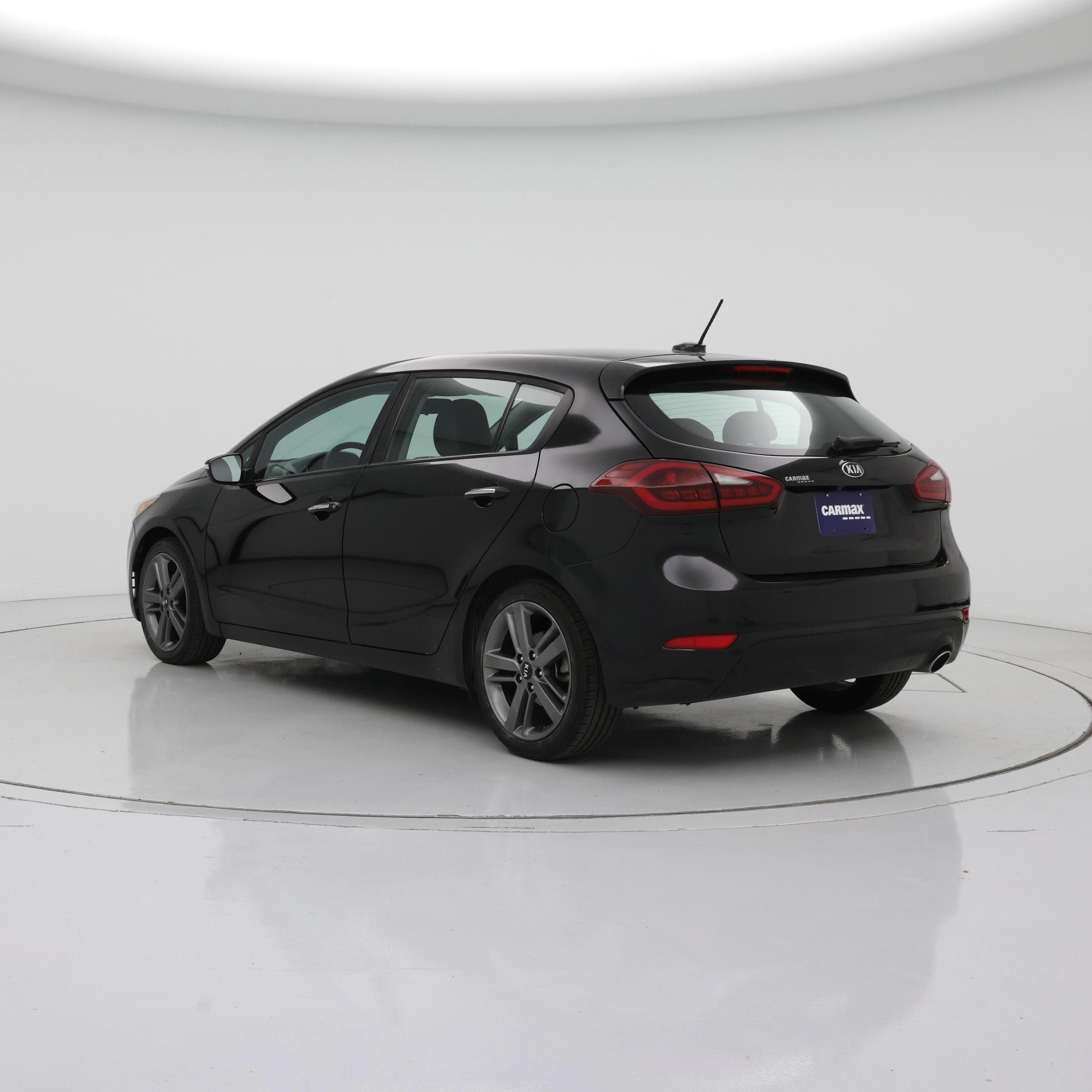 Thumbnail: 2017 Kia Forte - 2