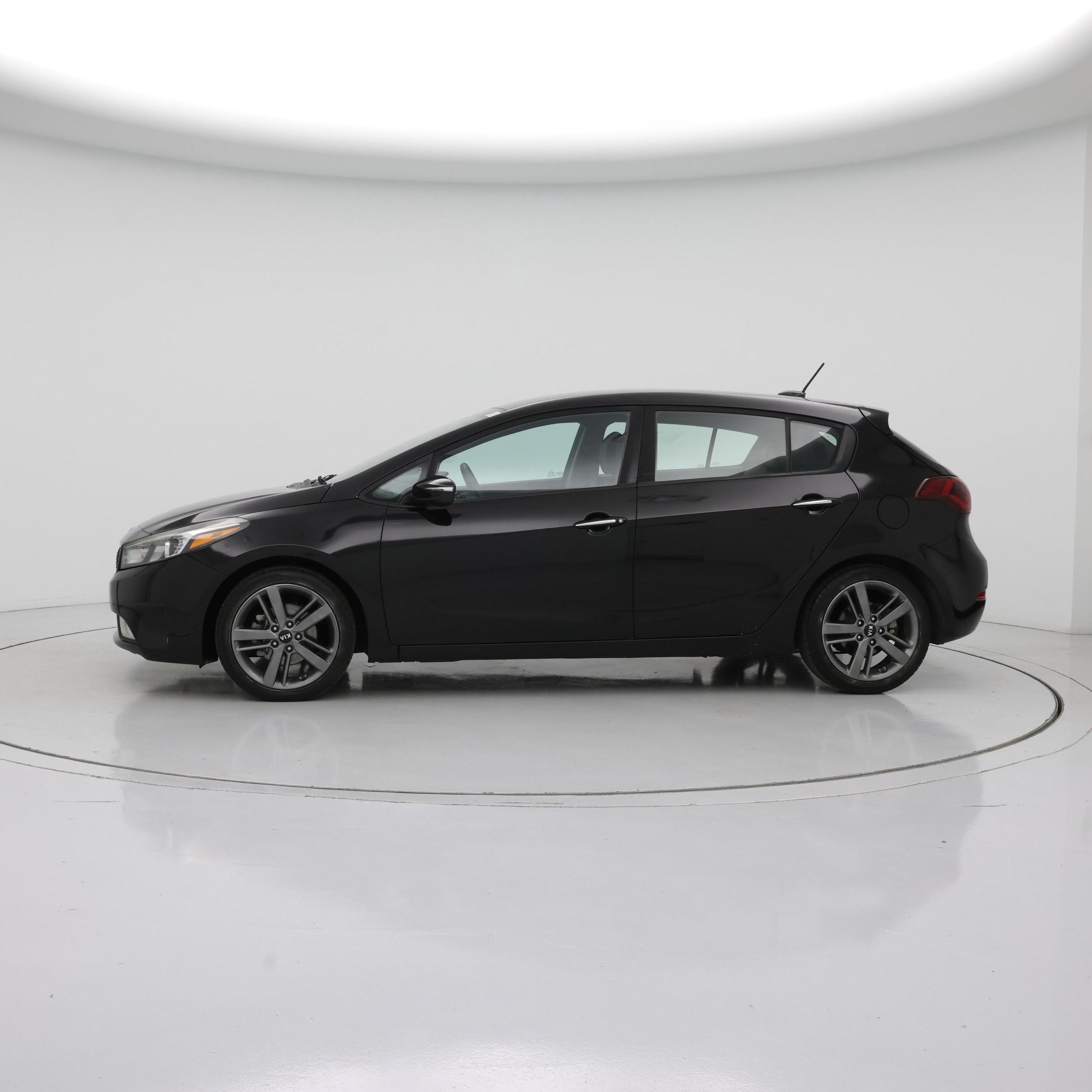 Thumbnail: 2017 Kia Forte - 3