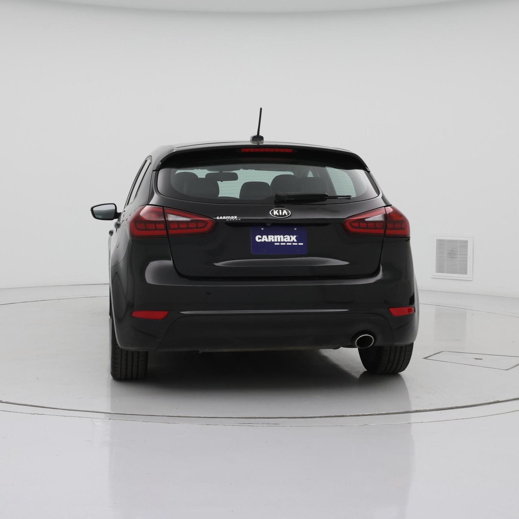 Thumbnail: 2017 Kia Forte - 6