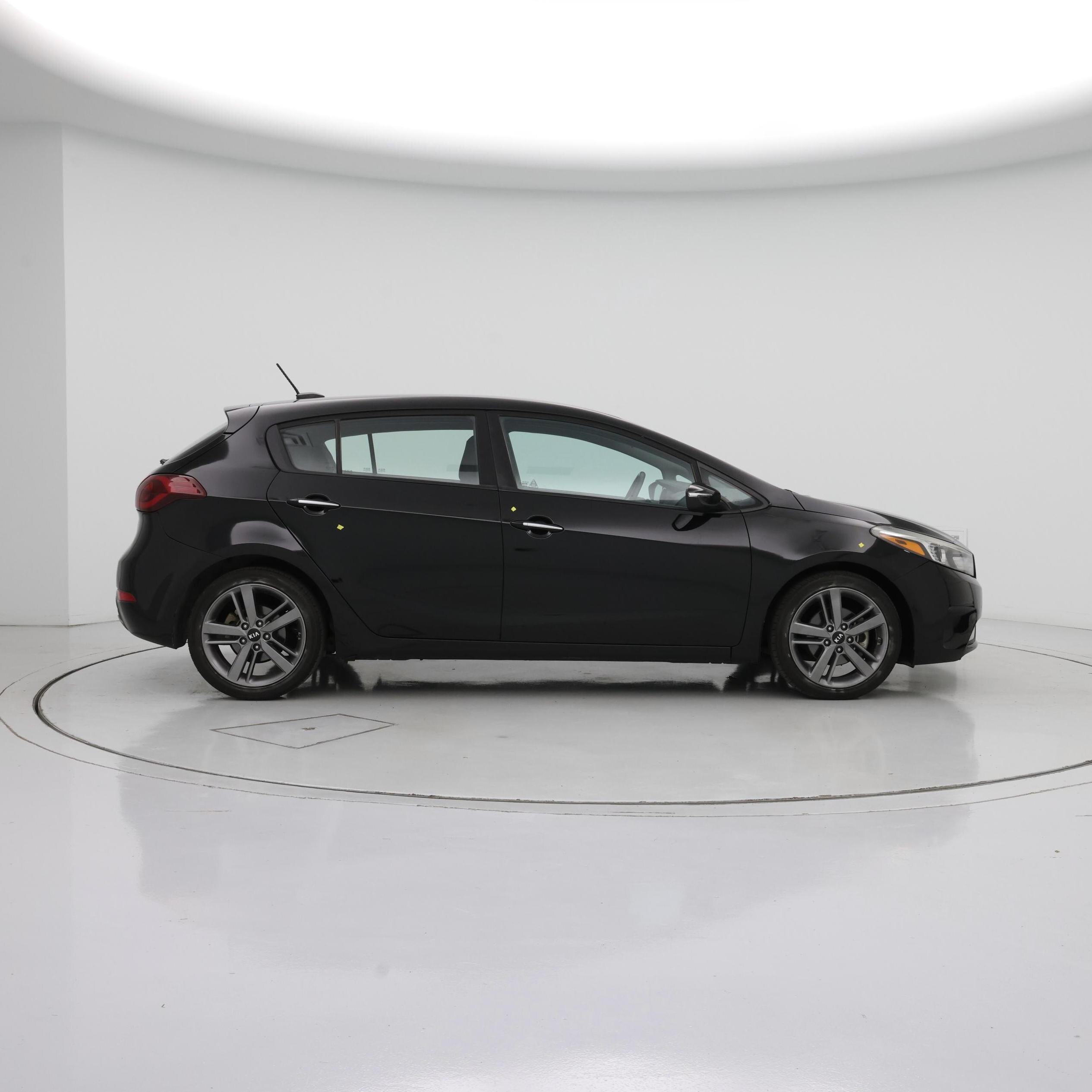 Thumbnail: 2017 Kia Forte - 7