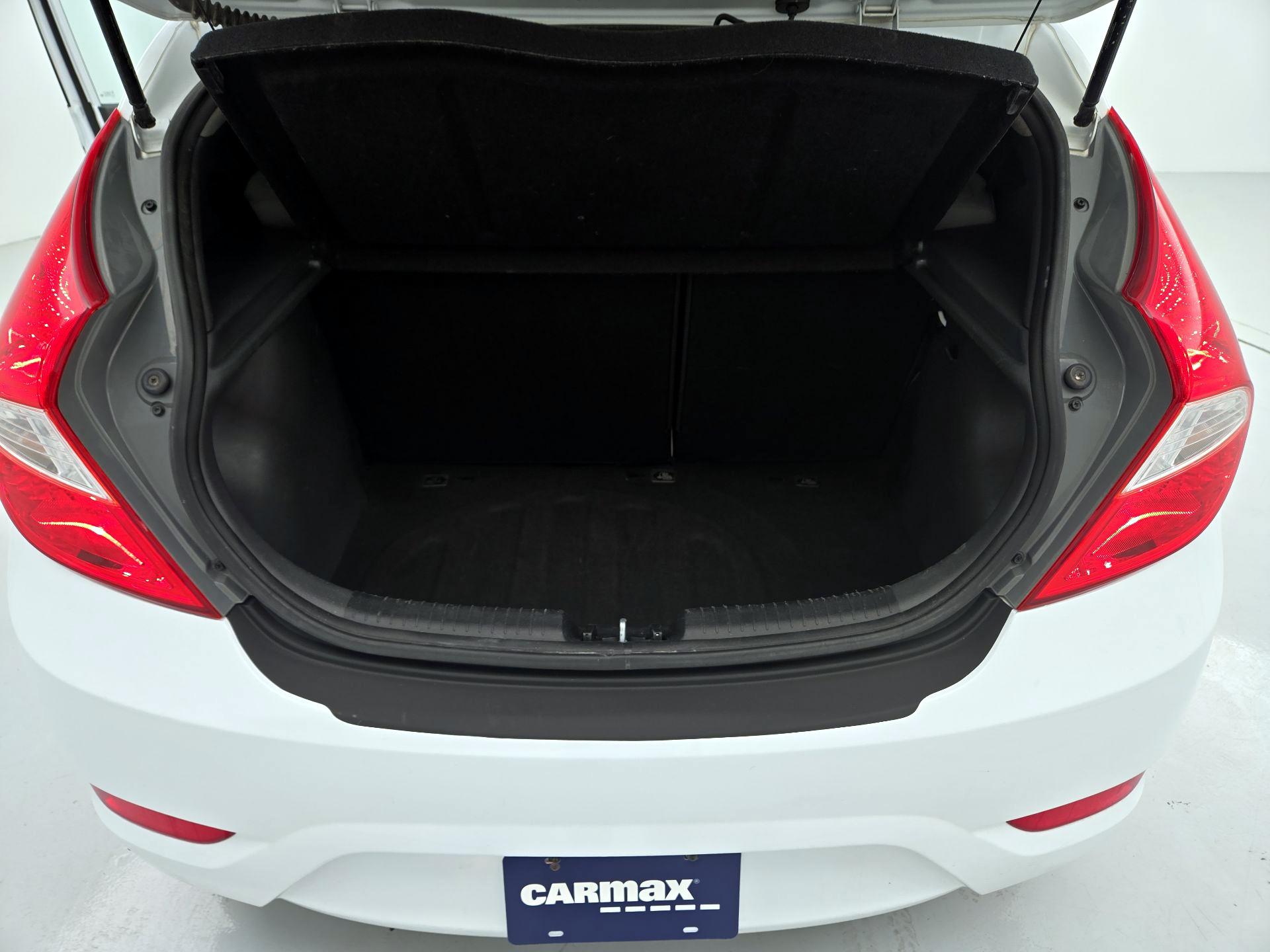 Thumbnail: 2017 Hyundai Accent - 19
